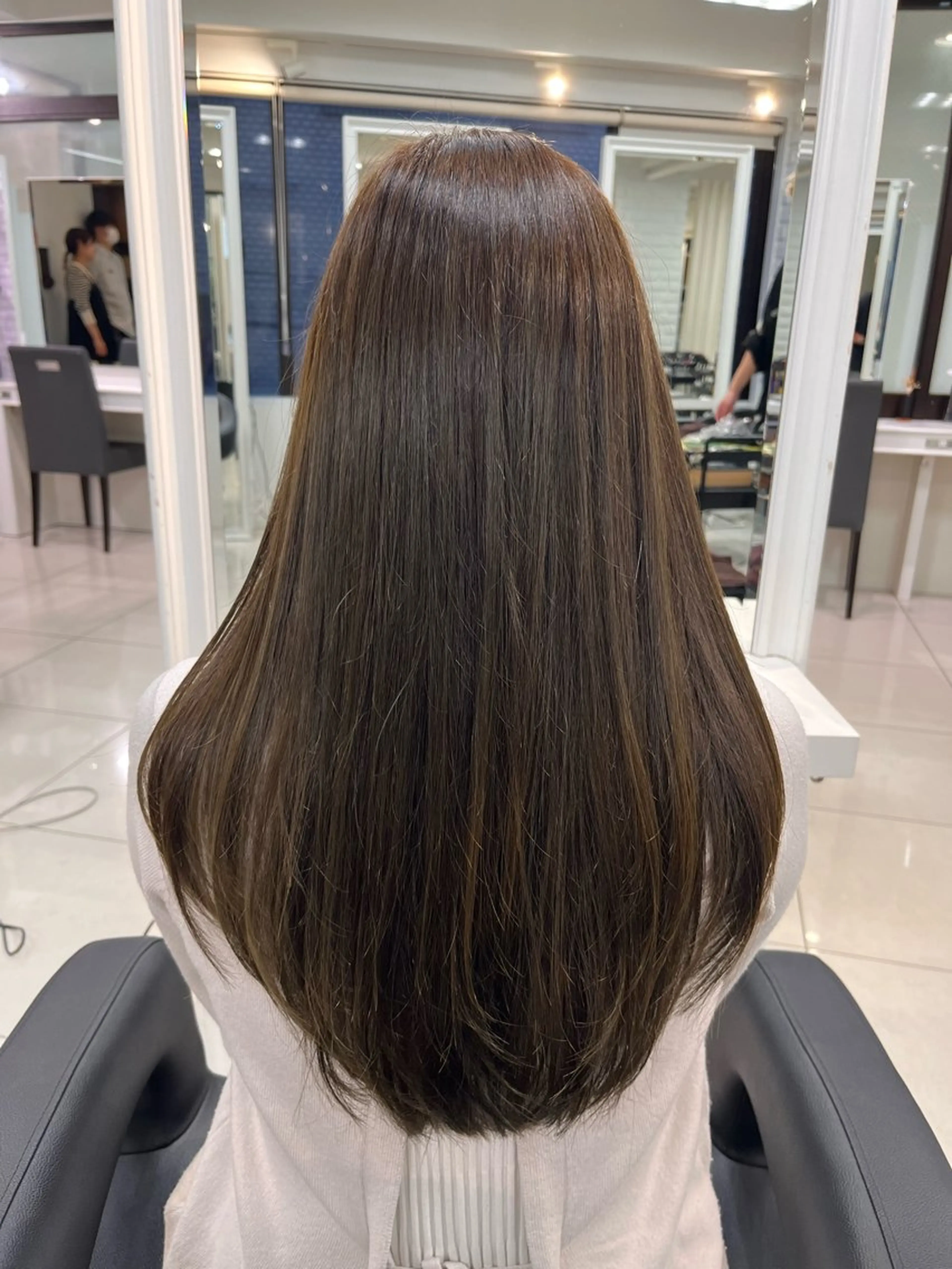 ロング カラー ベージュカラー ブリーチ 透明感カラー ブリーチなしカラー オリーブベージュ カット ヘアカラー トリートメント メンズ縮毛矯正🦊ハ イトーン　RYOKAのヘアスタイル