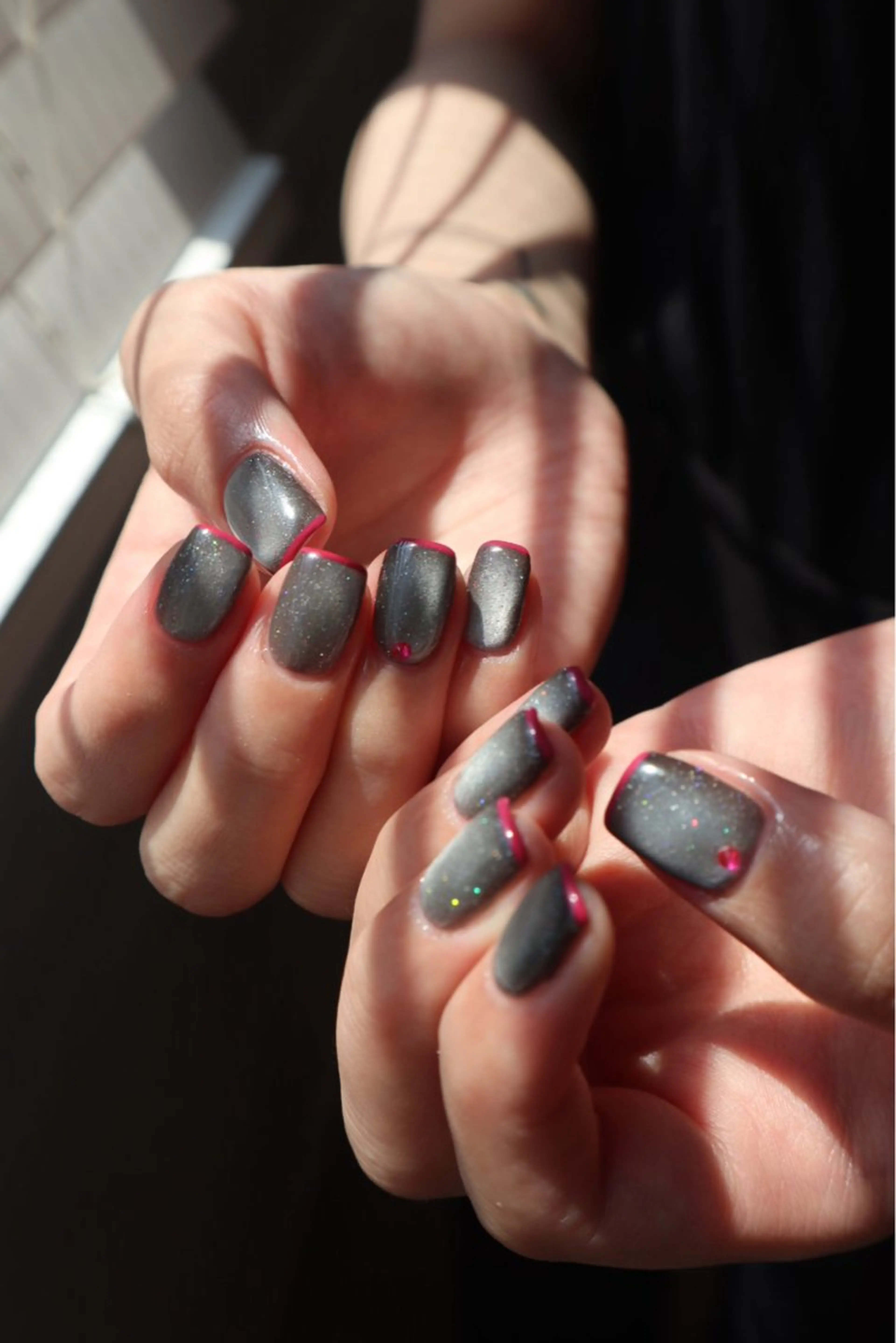 ネイル キラキラネイル マグネットネイル ハンドネイル sister  mohawk所属・chika ／ nailのネイルデザイン