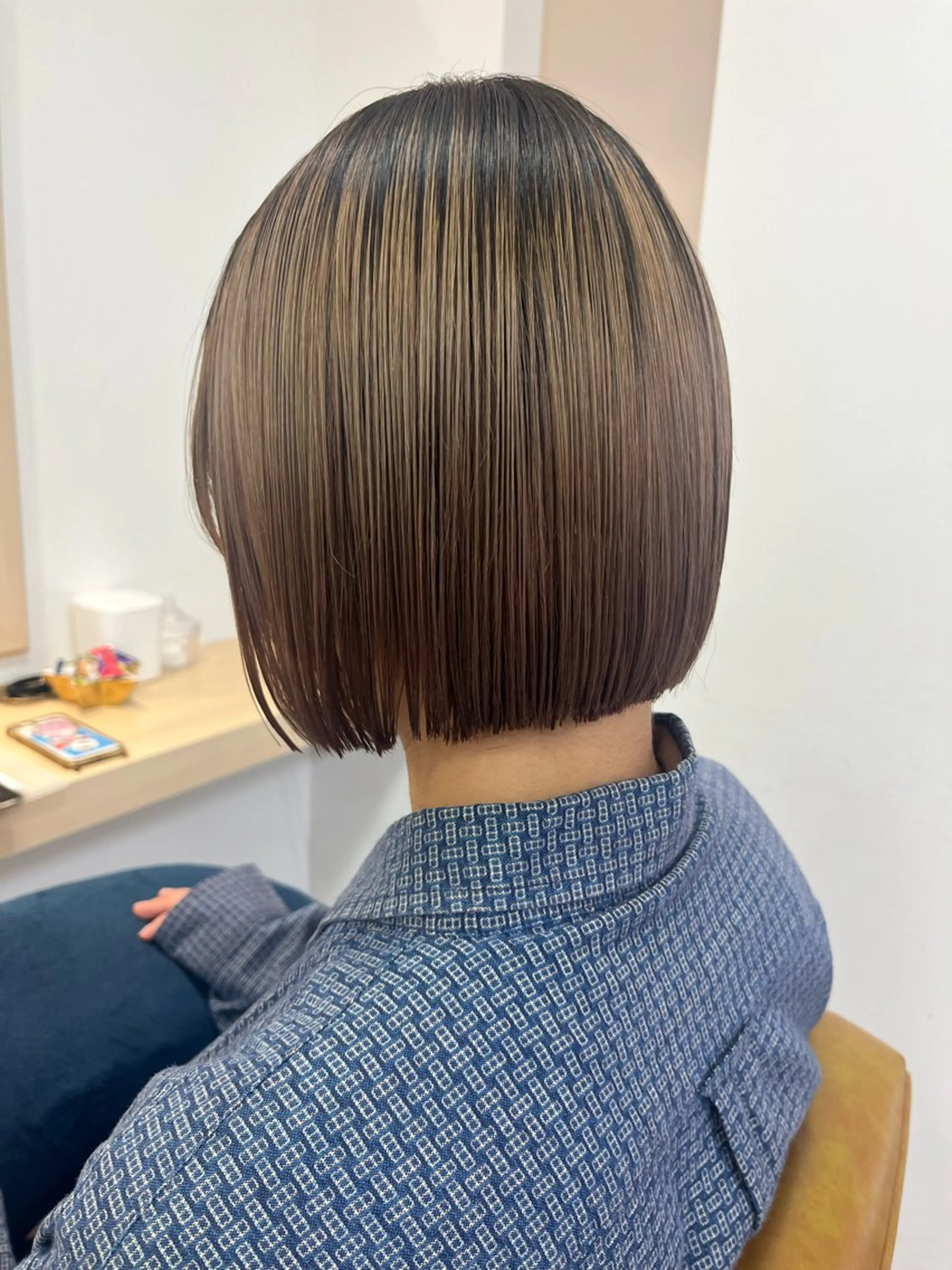 ミディアム Hikari /赤み消しカラーのヘアスタイル
