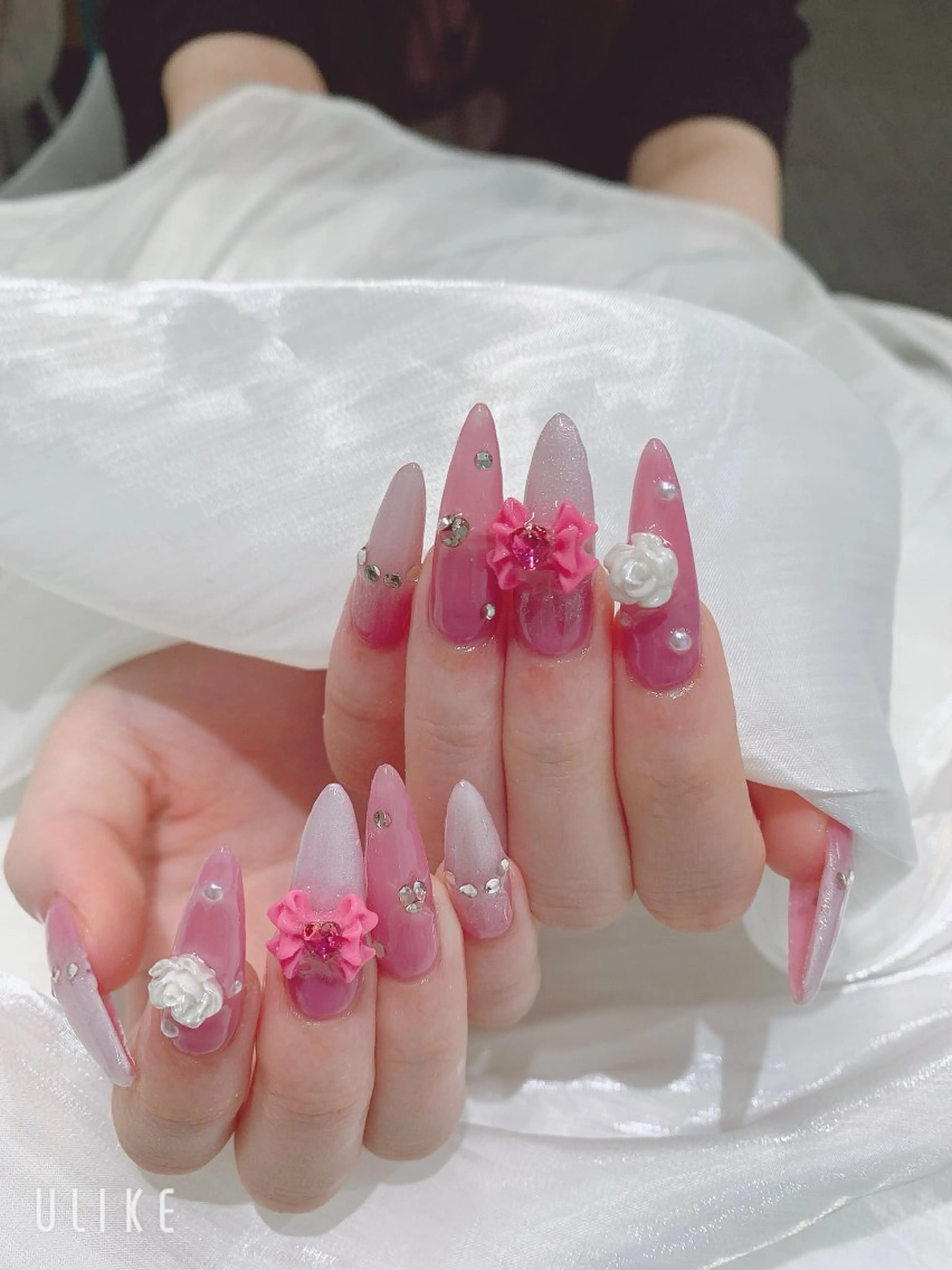 ネイル ハンドネイル ネイルサロンAiri 長さ出し·シンプルのネイルデザイン