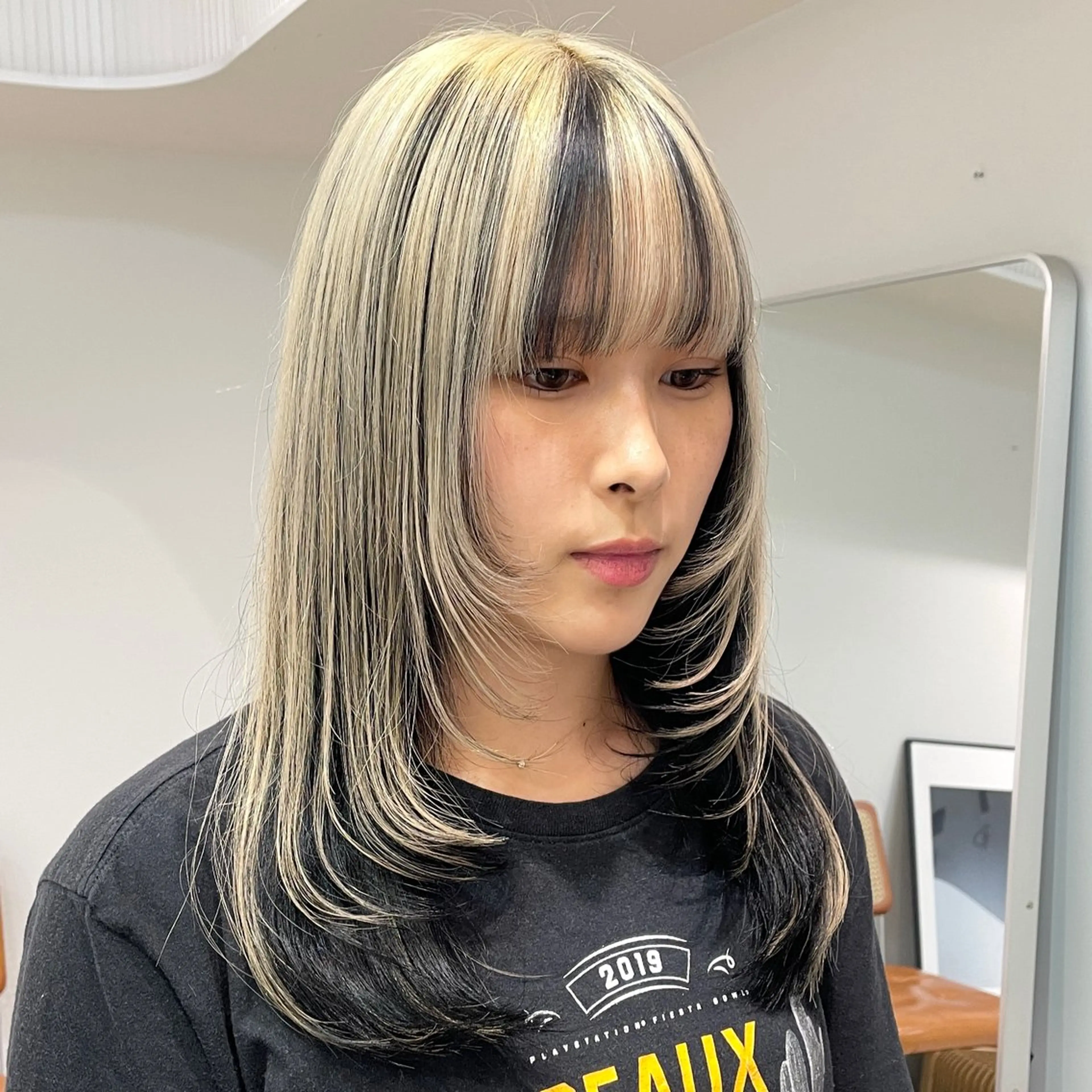 ロング カラー ブロンド ホワイトブロンド 顔まわりレイヤー レイヤーカット カット ヘアカラー トリートメント ヘアセット meme原宿所属・ブロンド・ハイトーン ／遠藤将太のヘアスタイル
