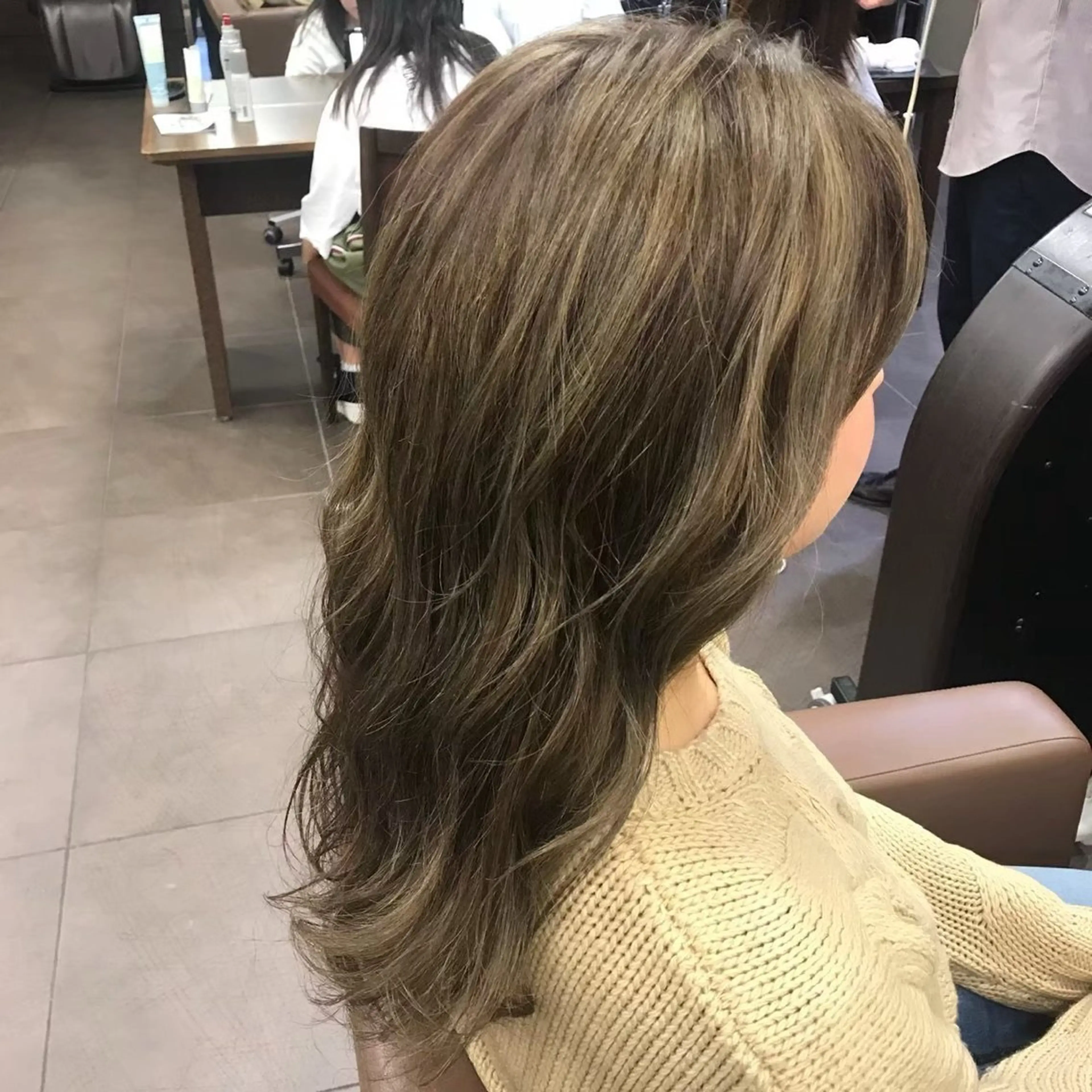 ロング カラー MESSA Raffinato所属・岩永 知衣のヘアスタイル