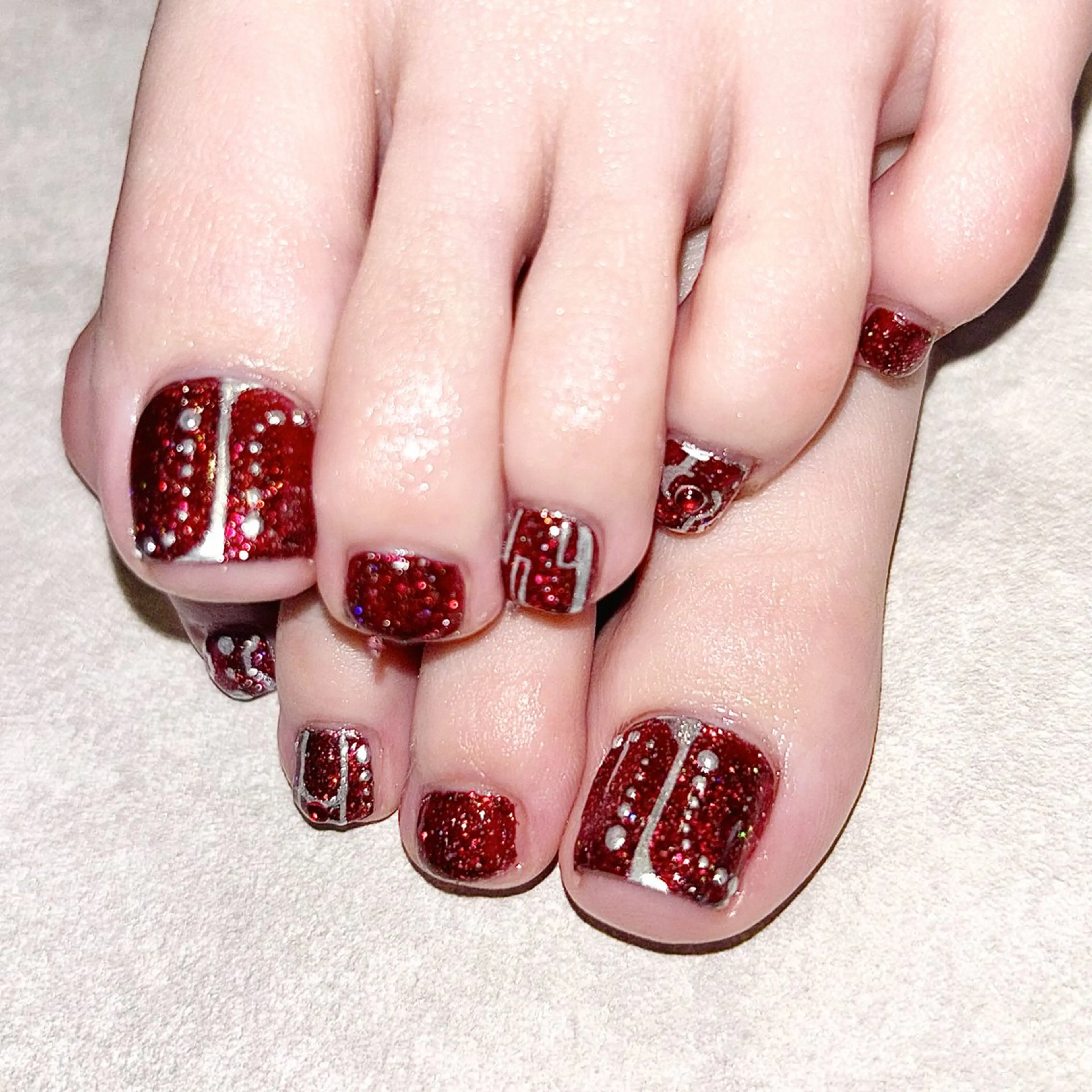 ネイル ラメ(グリッター) ミラーネイル 赤色 Ray nail   WAKA️🫧のネイルデザイン