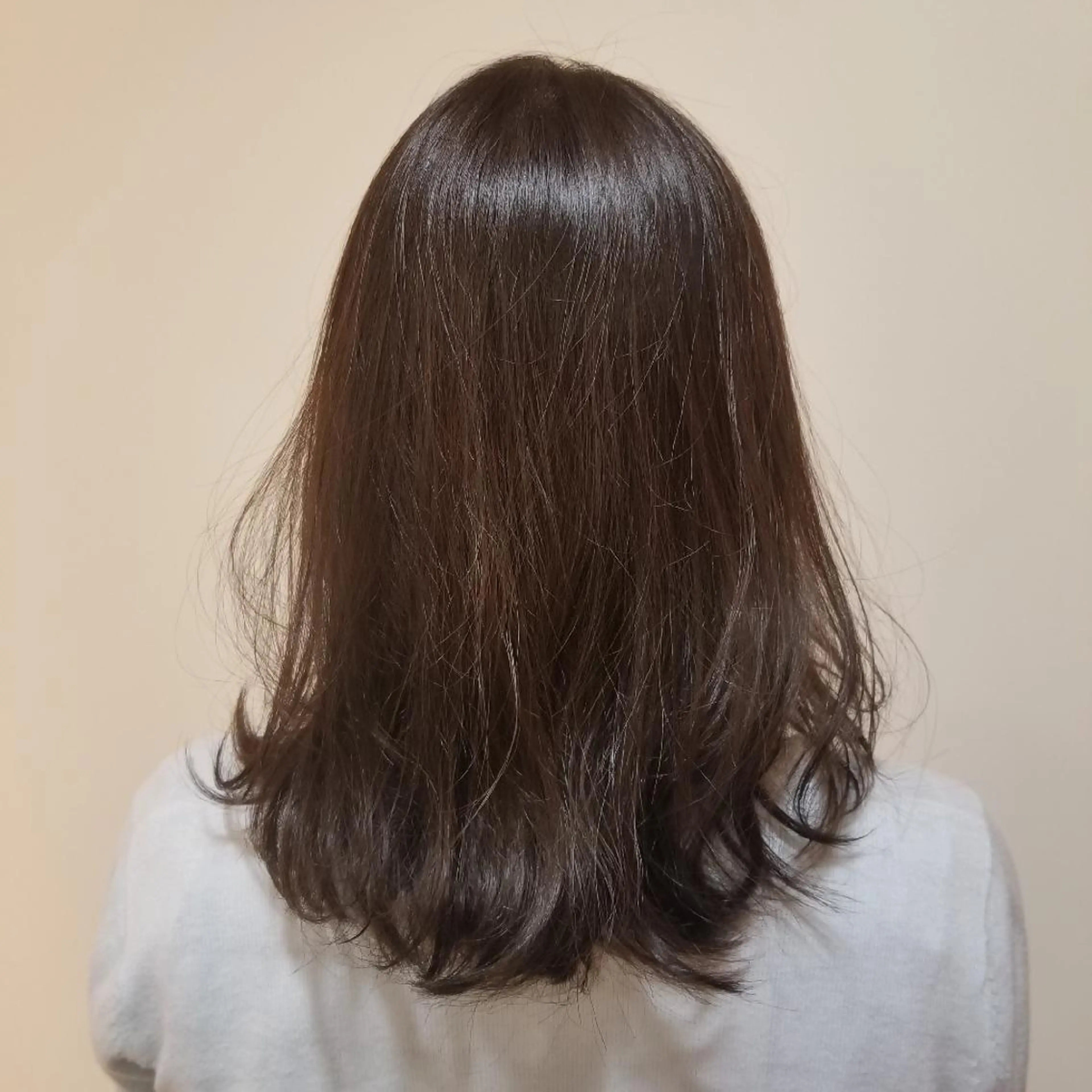 ミディアム salowin渋谷kitaya park前所属・RIKA韓国ヘア/く びれヘア/上品カラーのヘアスタイル