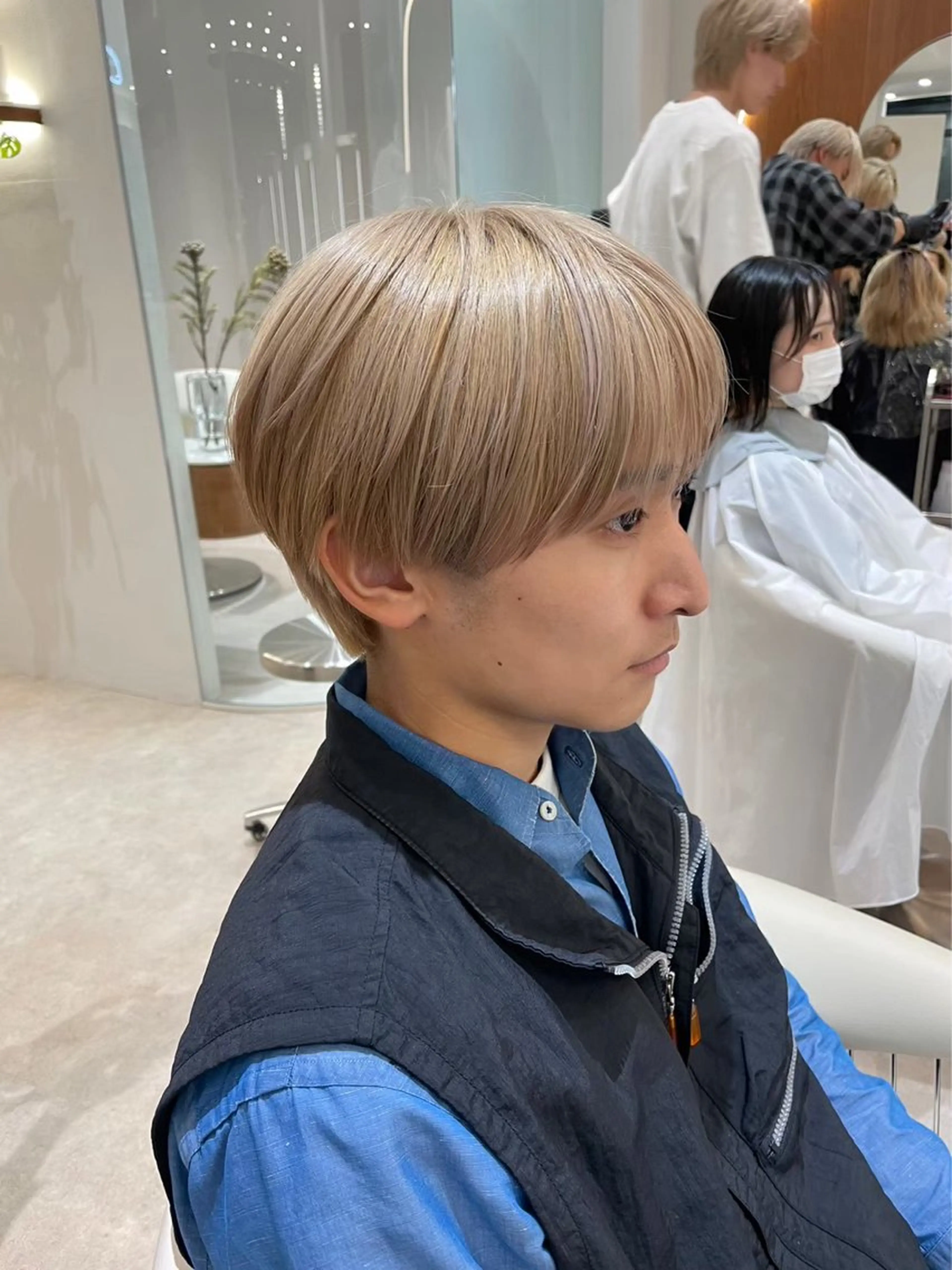 ショート カラー メンズ メンズブリーチ メンズハイトーン メンズ韓国風 ベージュカラー ブリーチ カット ヘアカラー 韓国ヘア顔周りカット そーた/渋谷駅のヘアスタイル