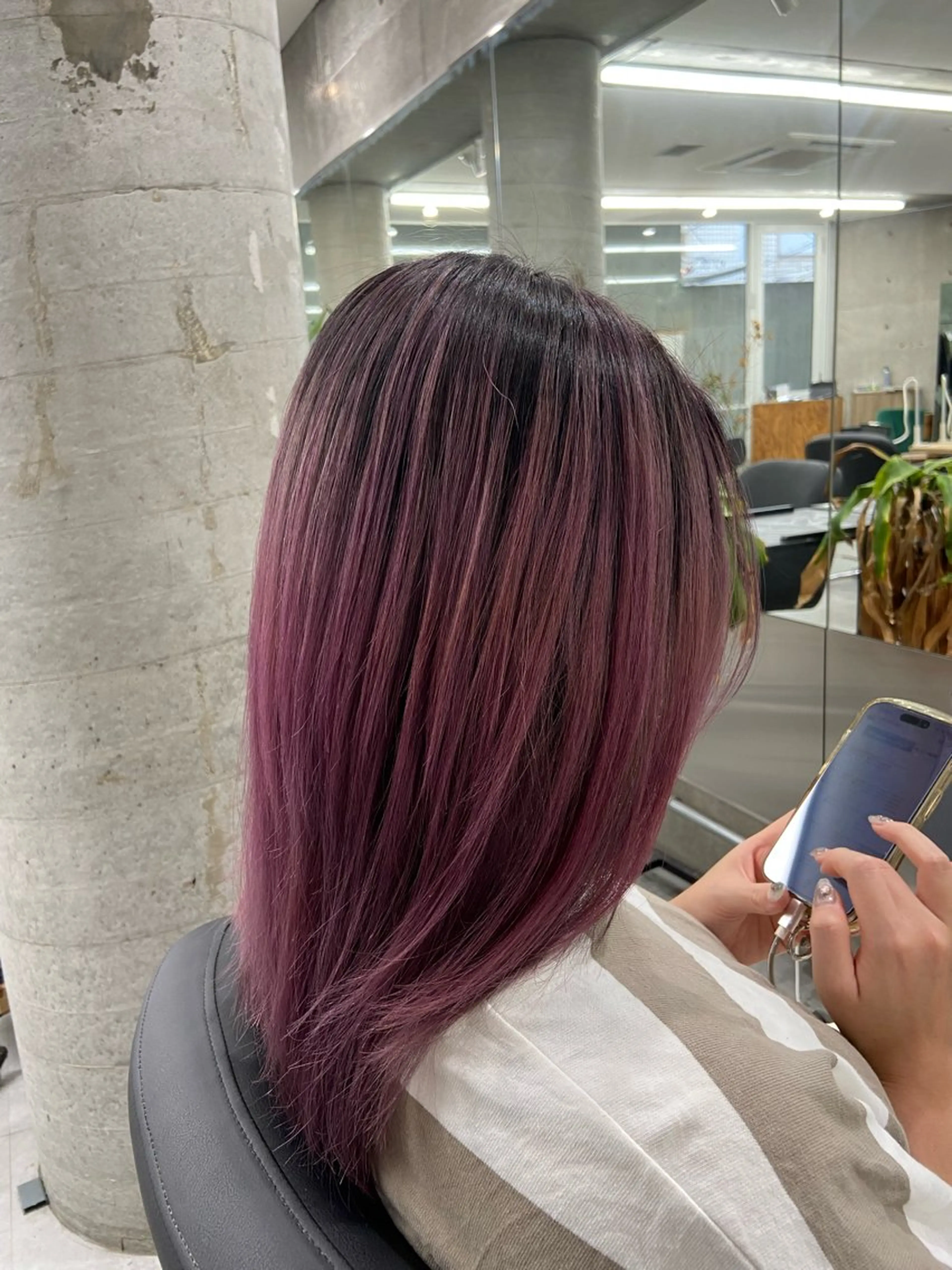 セミロング カラー バレイヤージュ ピンクカラー パープルカラー レイヤーカット ヘアカラー Kotoko🖤/海 外/バレイヤージュのヘアスタイル