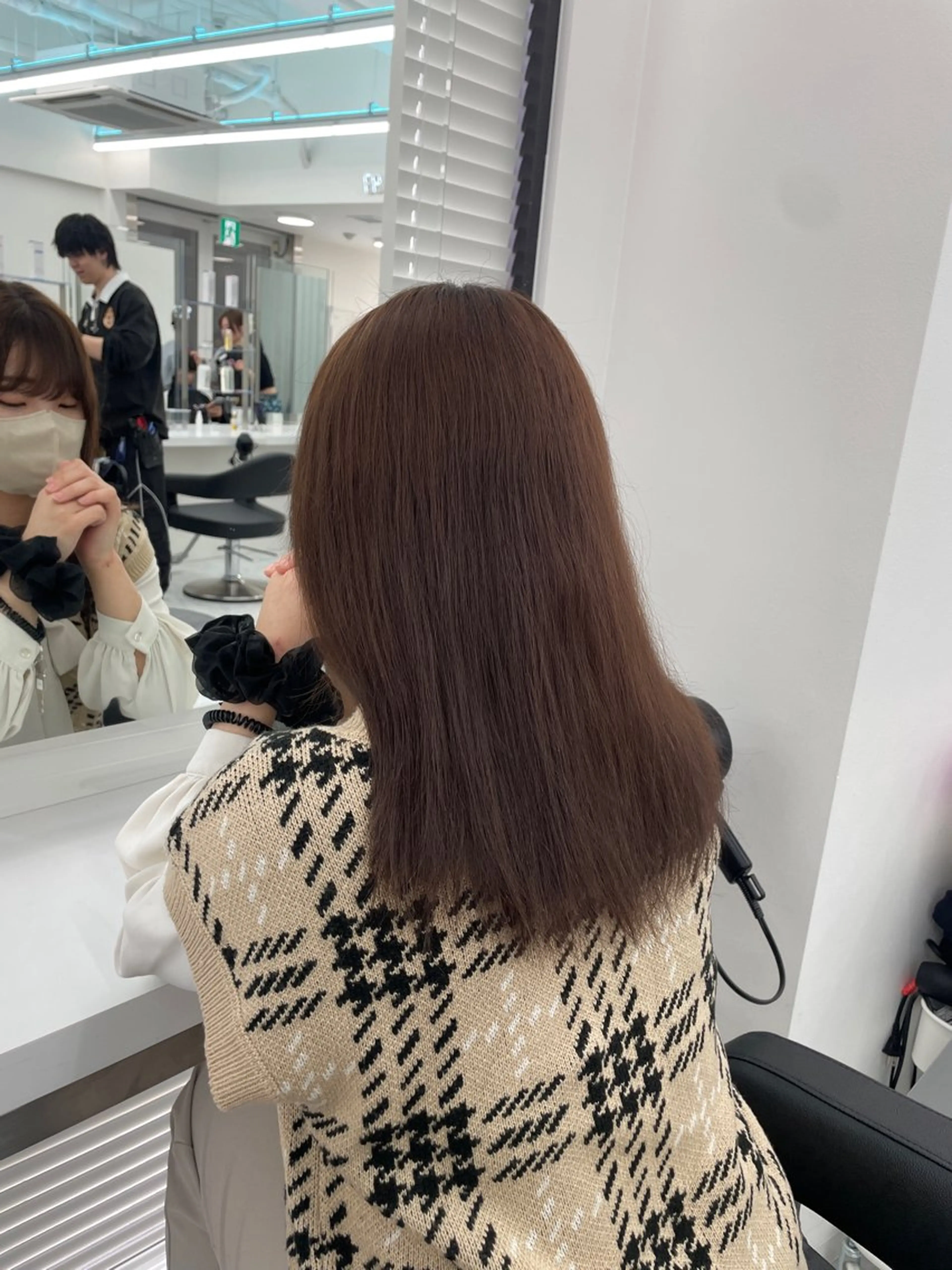 ロング ヘアカラー 大人上品🤍明るめ ベージュ🤍REOのヘアスタイル