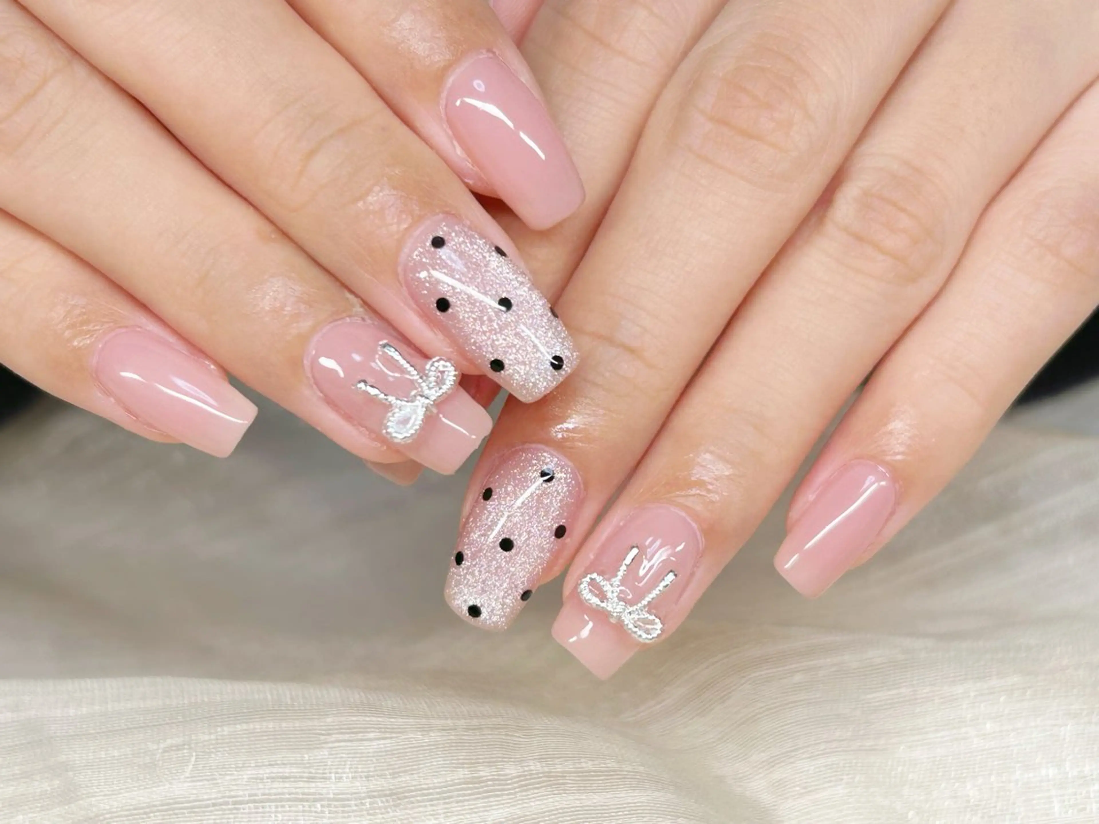 ネイル アートネイル チークネイル 成人式 入学式 長さ出し ハンドネイル Lino Nailのネイルデザイン