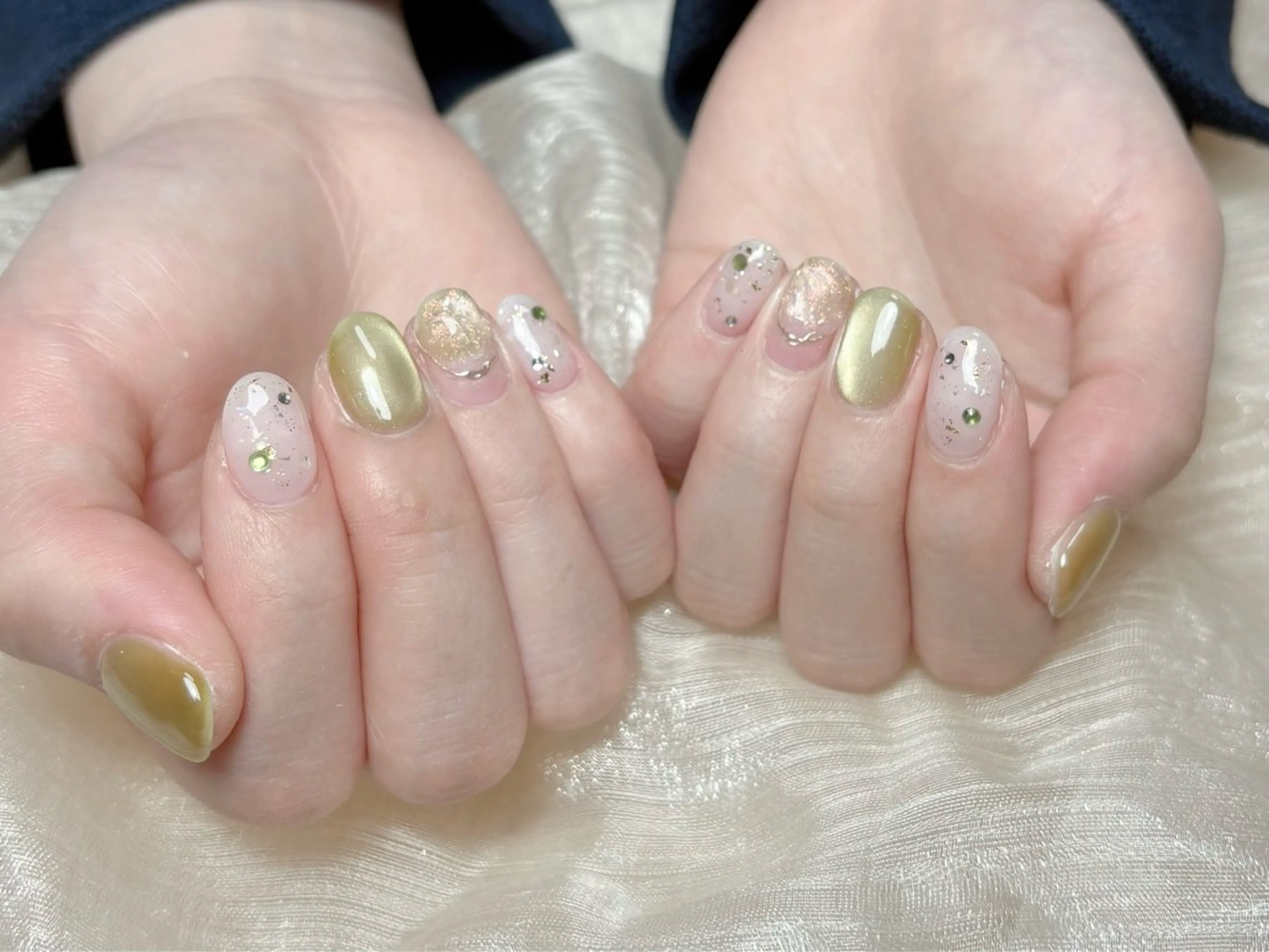 ネイル オーロラネイル チークネイル フレンチネイル ジェルネイル ガラスフレンチ ハンドネイル Nail Jolie所属・Nail Jolieのネイルデザイン