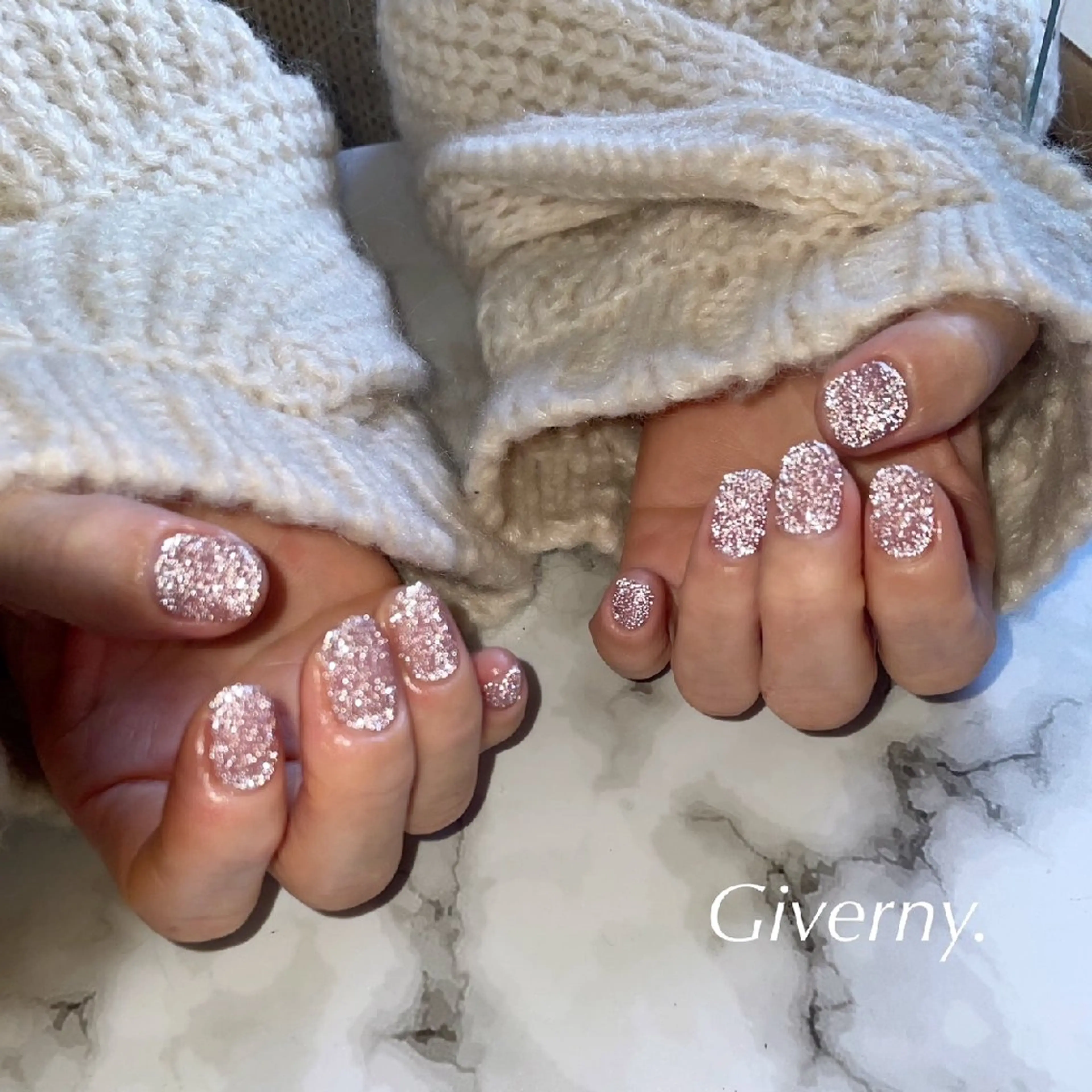 ネイル フラッシュネイル 冬ネイル ハンドネイル Giverny .のネイルデザイン