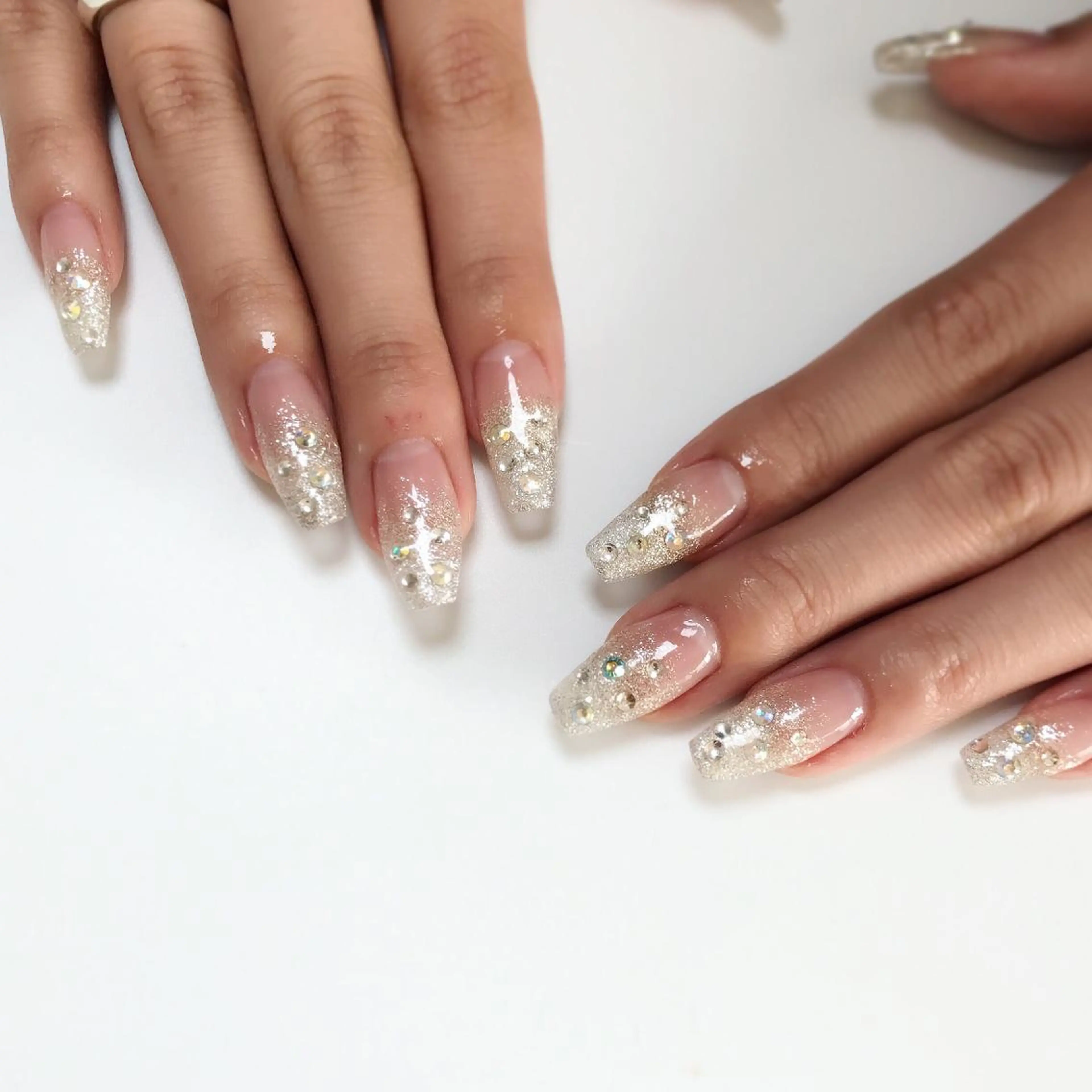 ネイル グラデーション ラメ(グリッター) ラメグラデーション スカルプネイル 《カメレオン》 西田美輝のその他イメージ