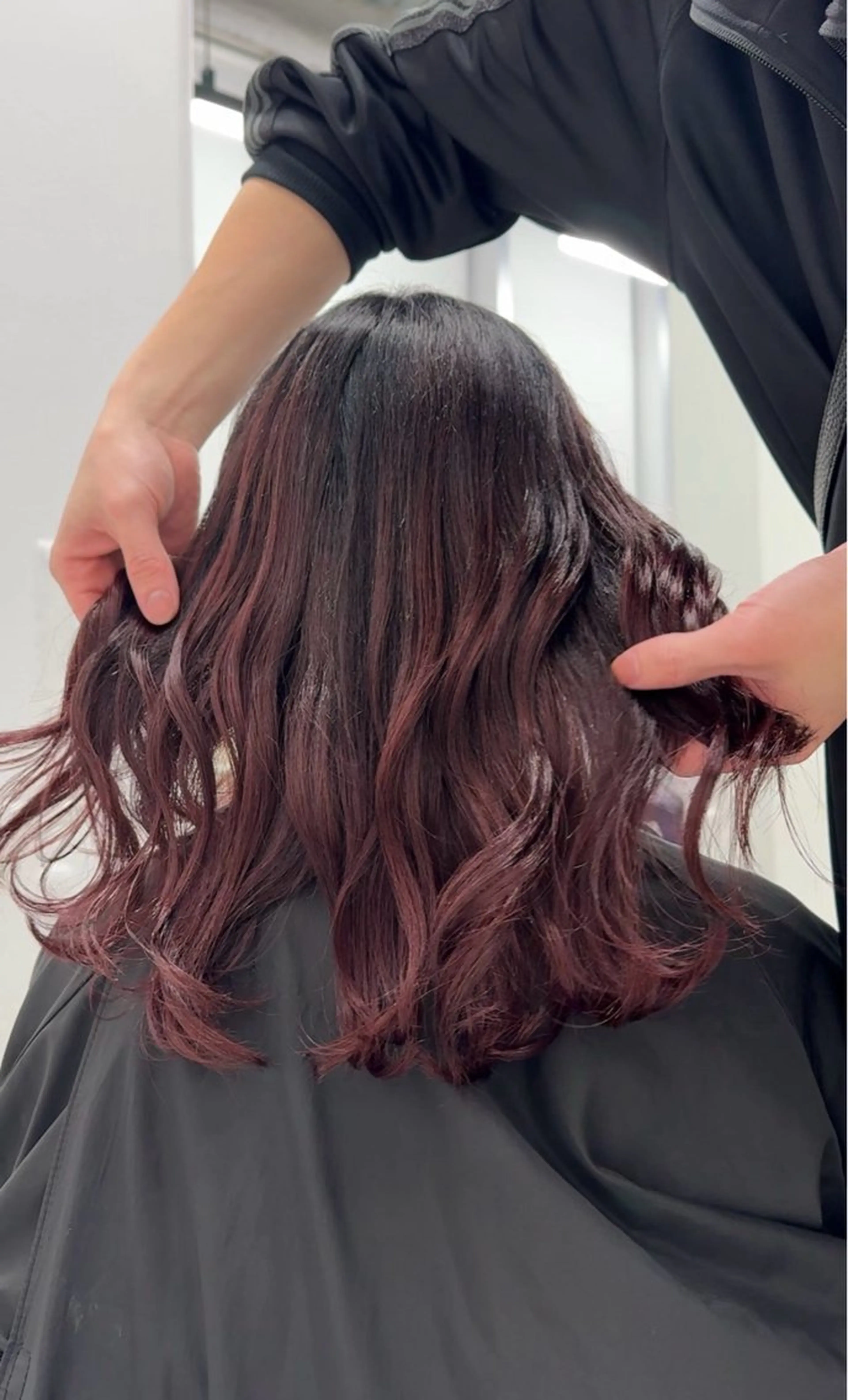 ロング カラー バレイヤージュ ブリーチ ケアブリーチ ダブルカラー ハイライトカラー カット ヘアカラー トリートメント ヘアセット Rikuto/原宿 /バレイヤージュのヘアスタイル