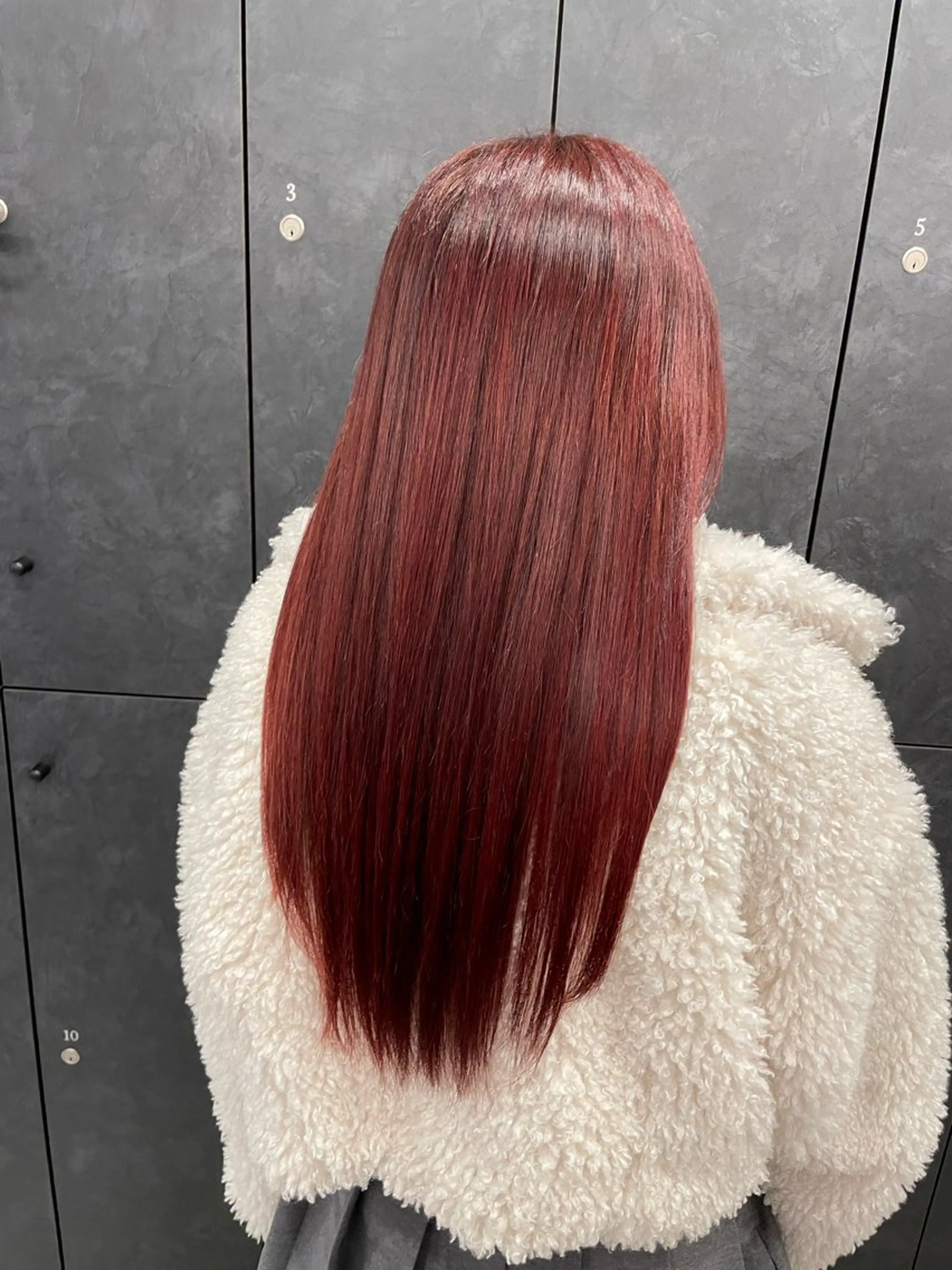 ロング カラー、スパニスト 藤原凜香のヘアスタイル