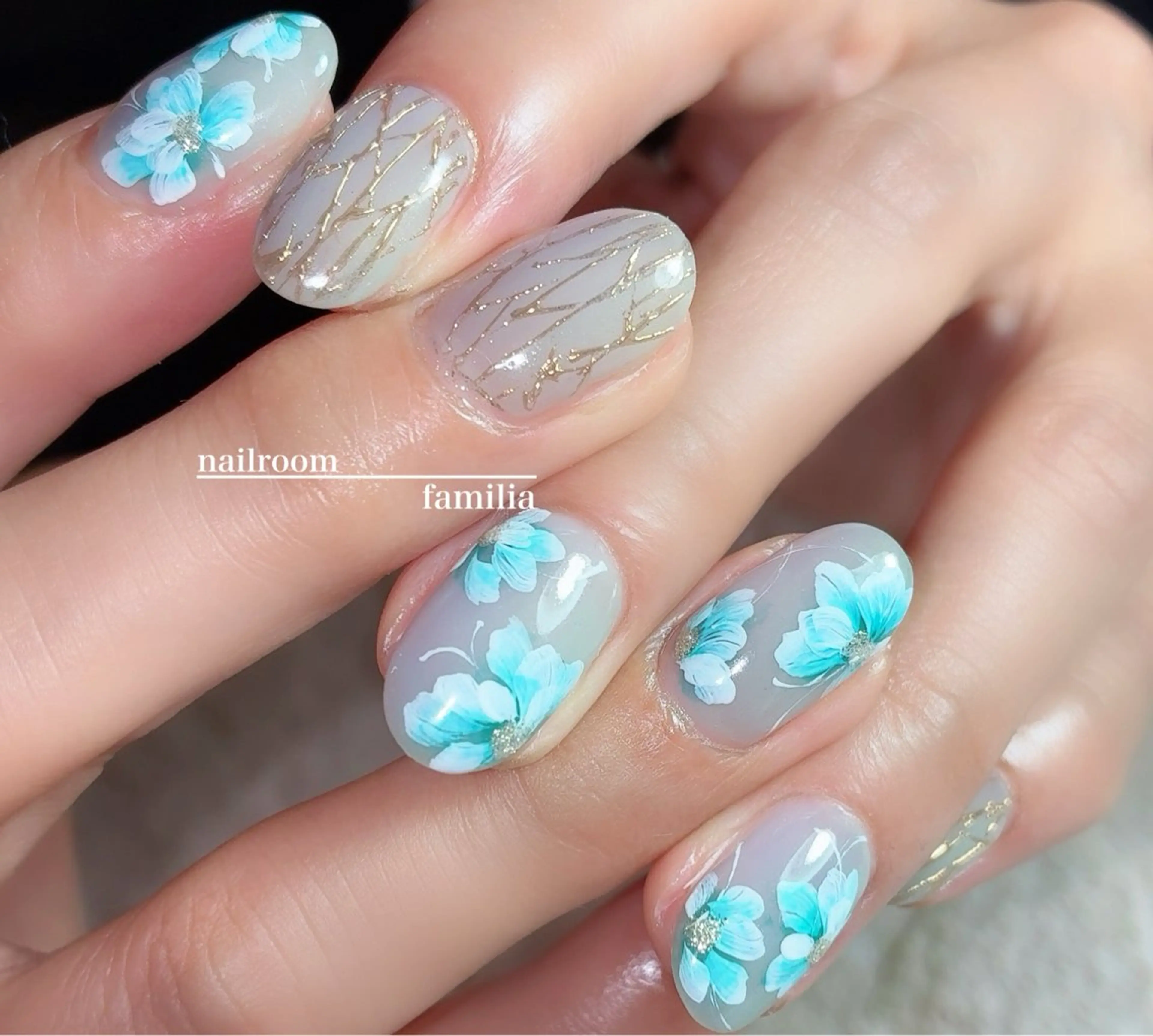 ネイル フラワーネイル ミラーネイル ハンドネイル -nailroom- familiaのネイルデザイン