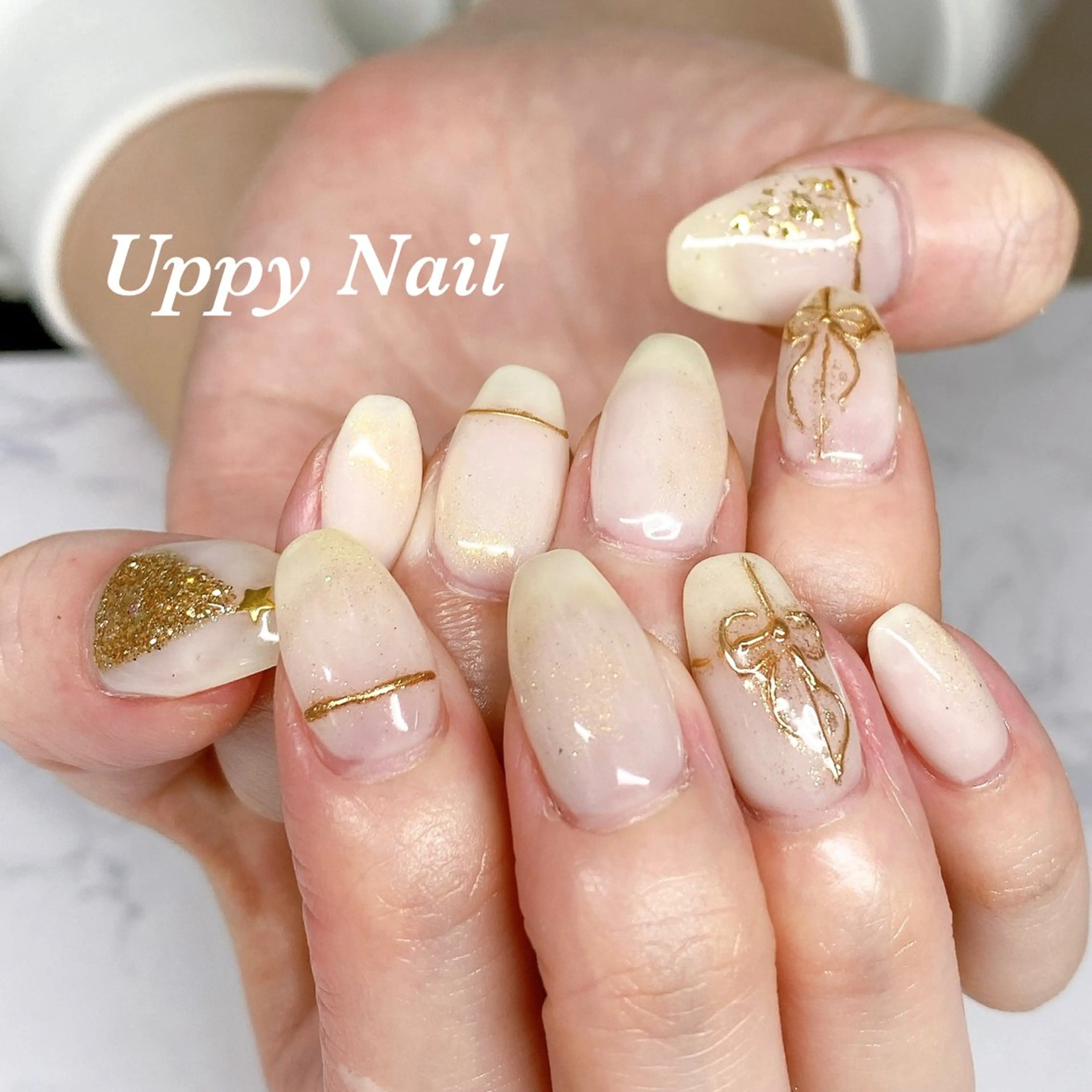 ネイル リボン 冬ネイル クリスマス ハンドネイル Uppy Nail ukyoのネイルデザイン