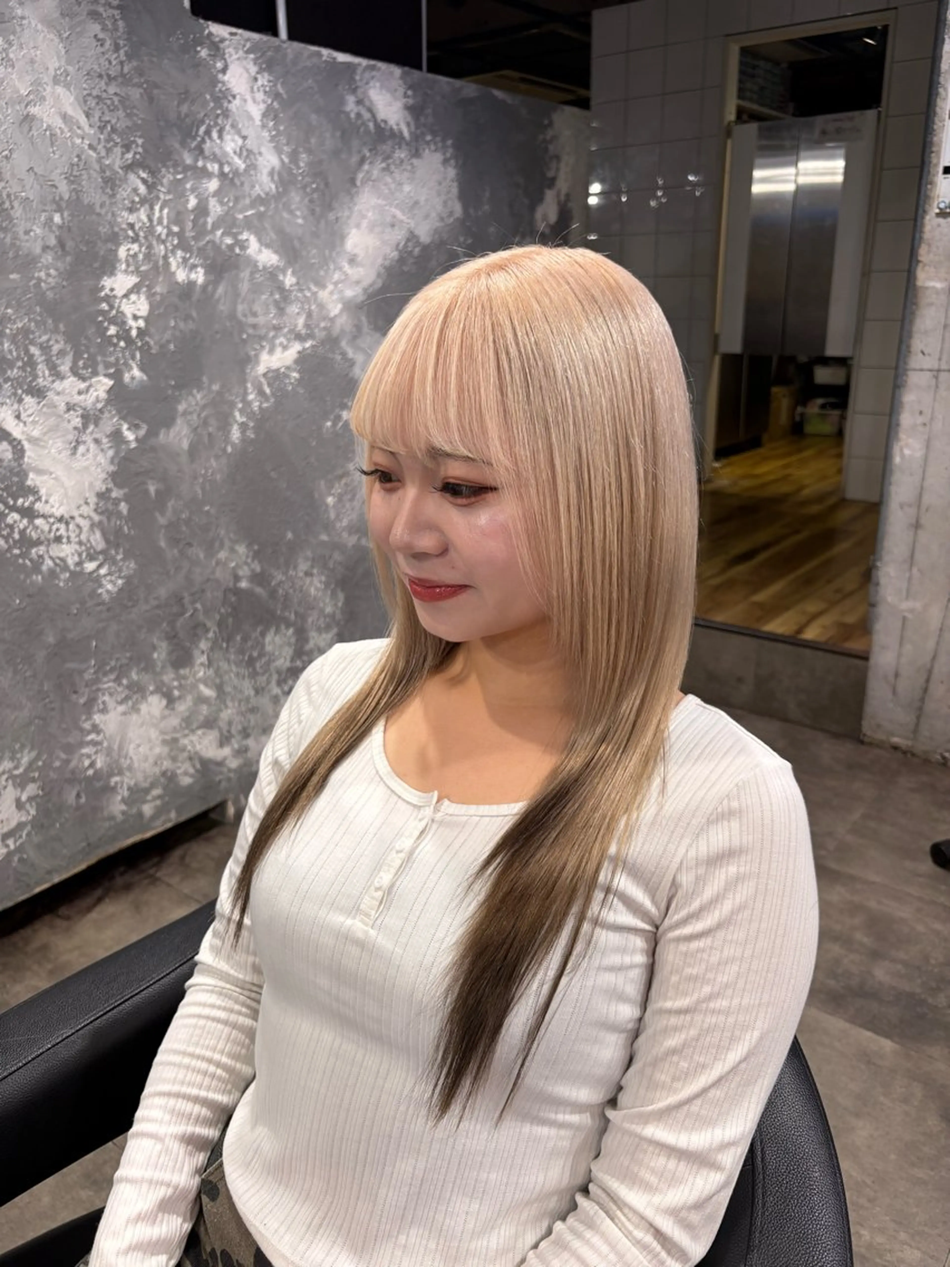 ロング カラー ヘアカラー トリートメント ハイトーンブロンド 横浜💞ミオのヘアスタイル