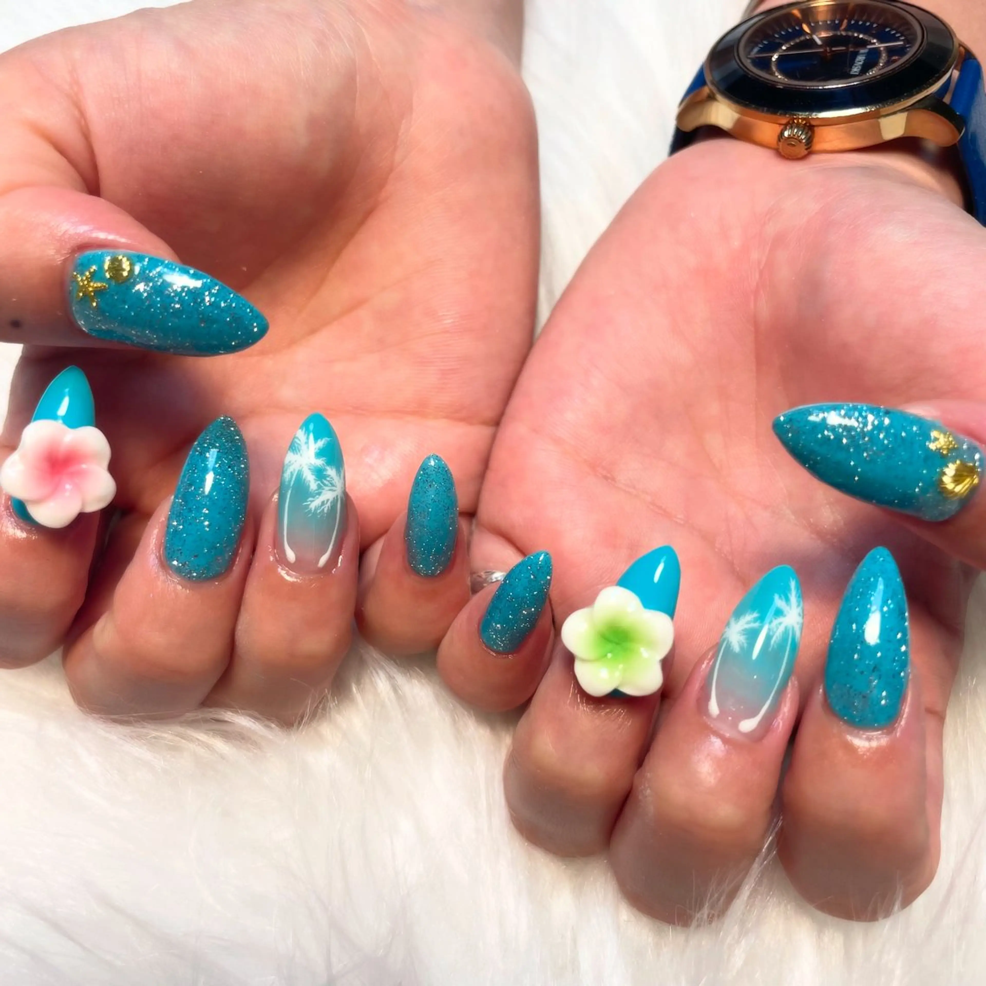 ネイル ハンドネイル ゴテゴテ💙ワンホン リオナのネイルデザイン
