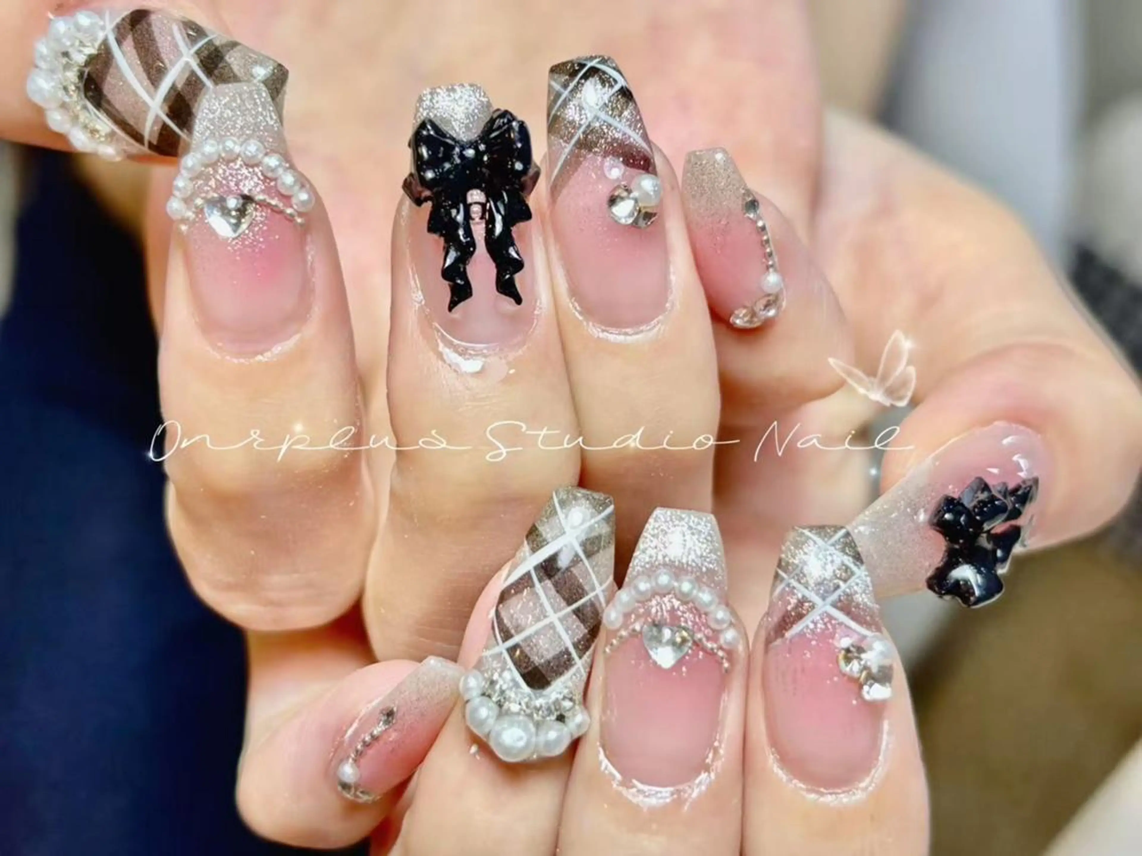 ネイル オーロラネイル 長さ出し フットネイル フレンチネイル ジェルネイル One Plus Nail Salonのネイルデザイン