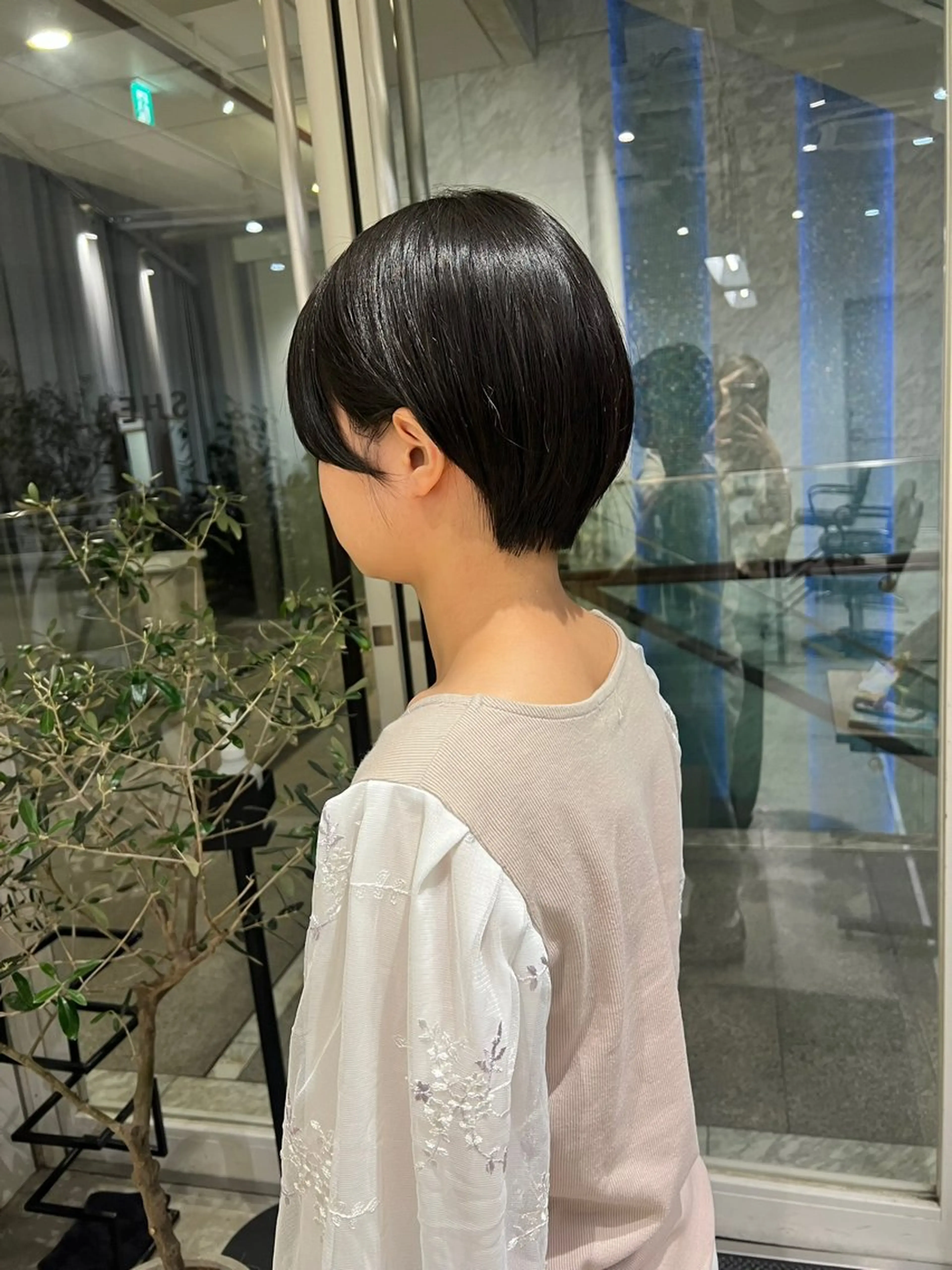 ショート 丸みショート ショートヘア 表参道SHEA Am i／ロングレイヤーのヘアスタイル