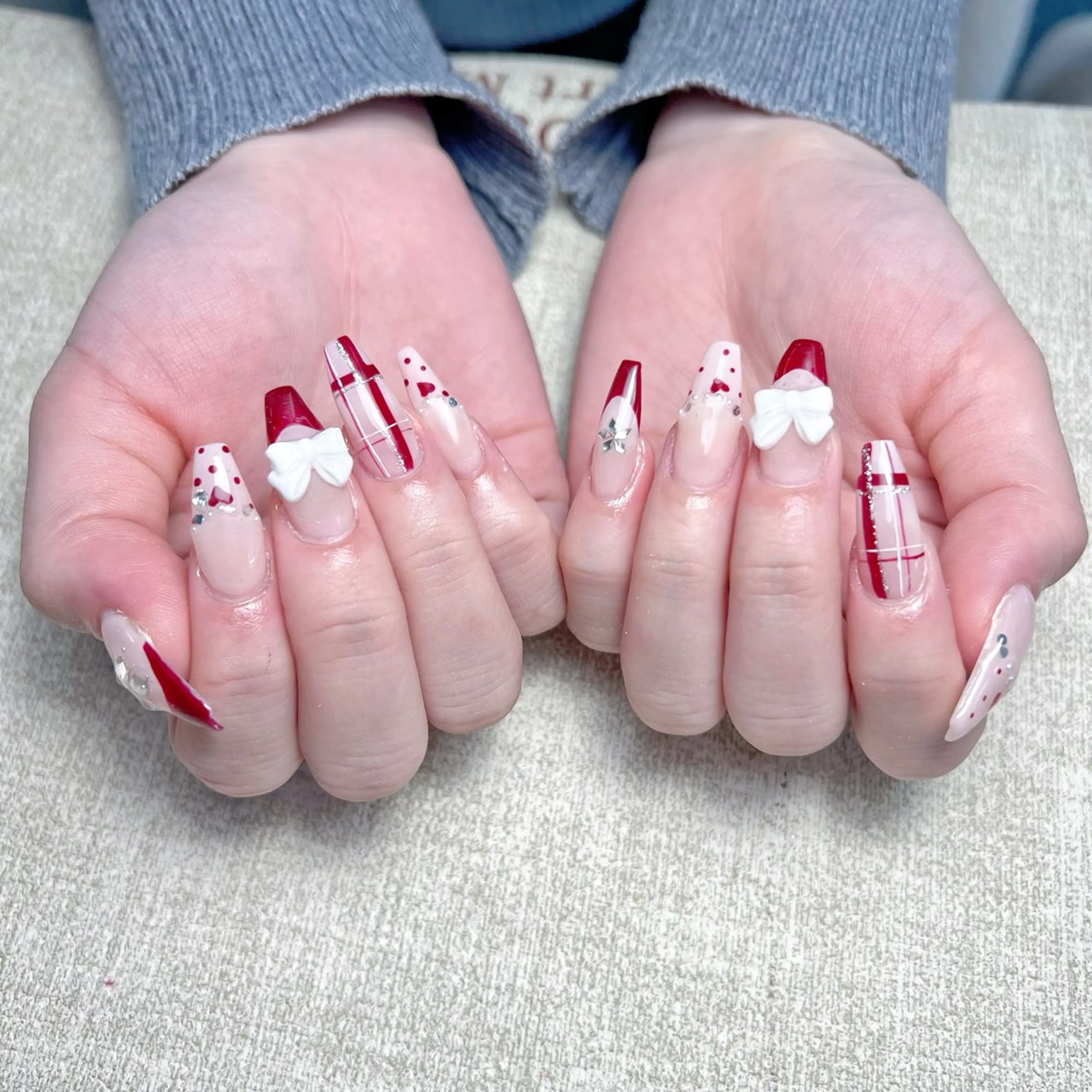 ネイル グリーン キラキラネイル ラメ(グリッター) ニュアンスネイル 赤色 ハンドネイル ハンドケア ぱん ちゃんのネイルデザイン