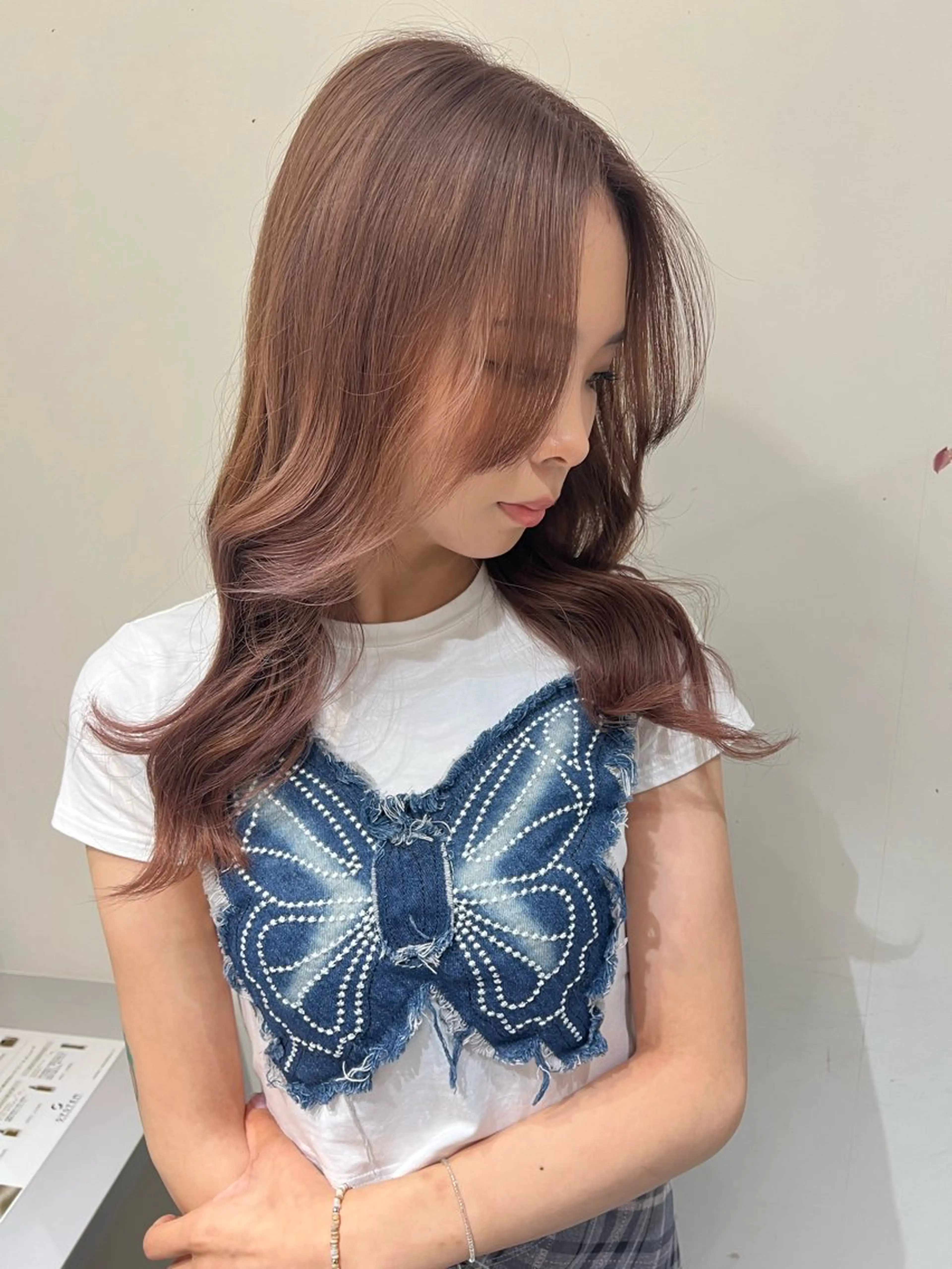 カラー ayaka. 梅田ハイトーン🥣のヘアスタイル