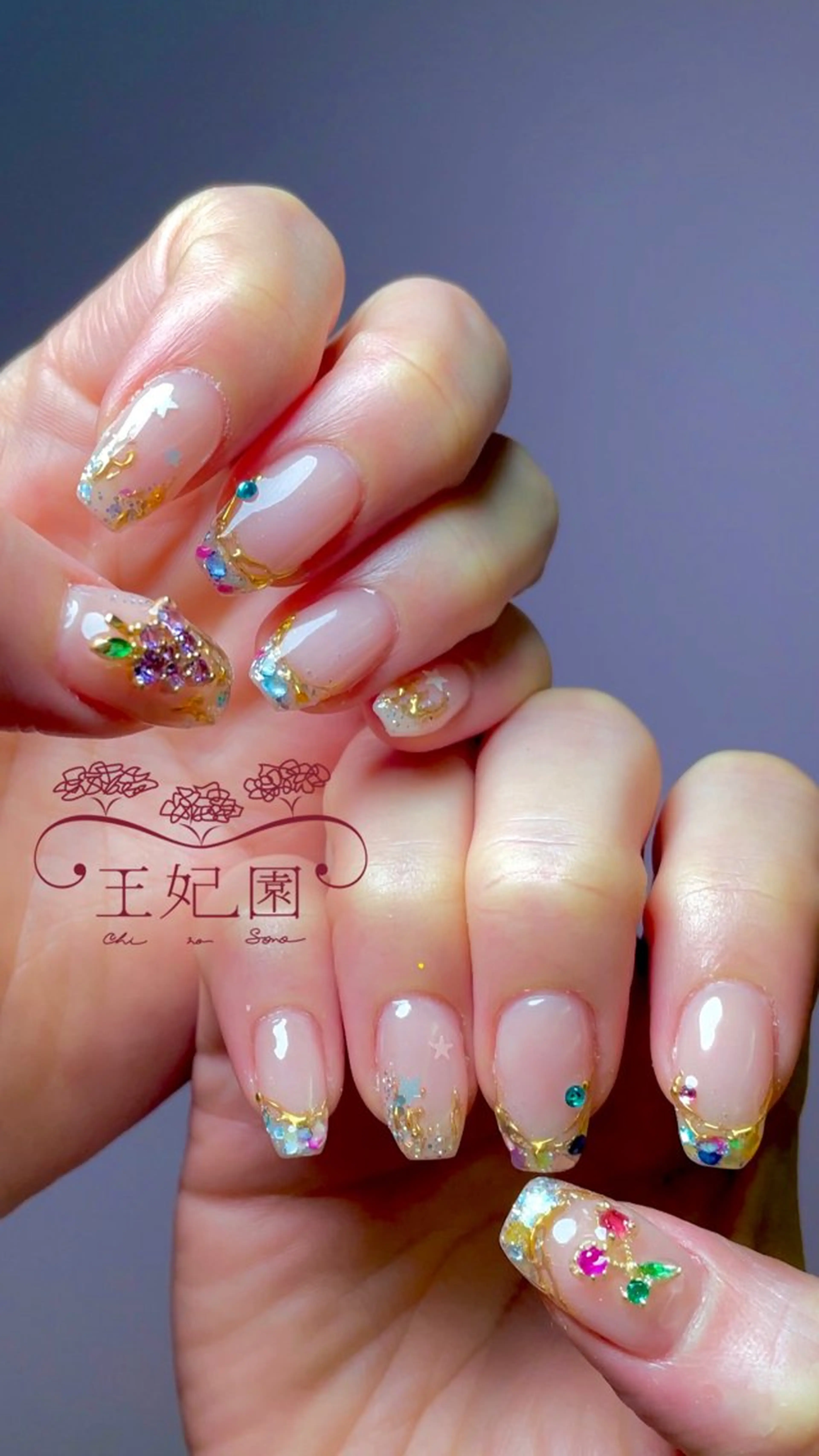 ネイル ジェルネイル ミラーネイル ニュアンスネイル nail salon王妃の園所属・王妃の園 ohinosonoのネイルデザイン