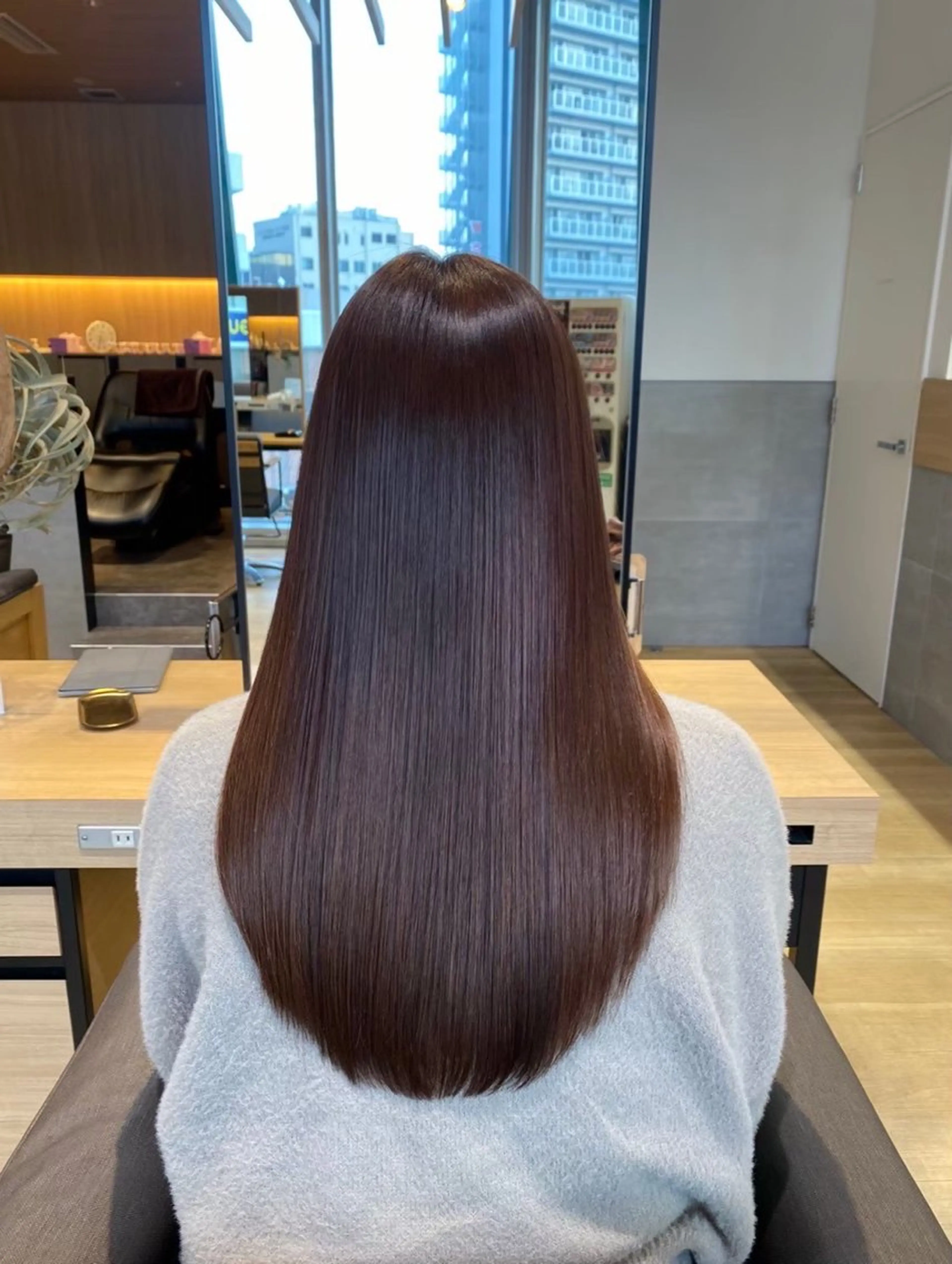 ロング カット ヘアカラー トリートメント 盛れる顔まわり🎀 髪質改善💐羽村勇樹のヘアスタイル