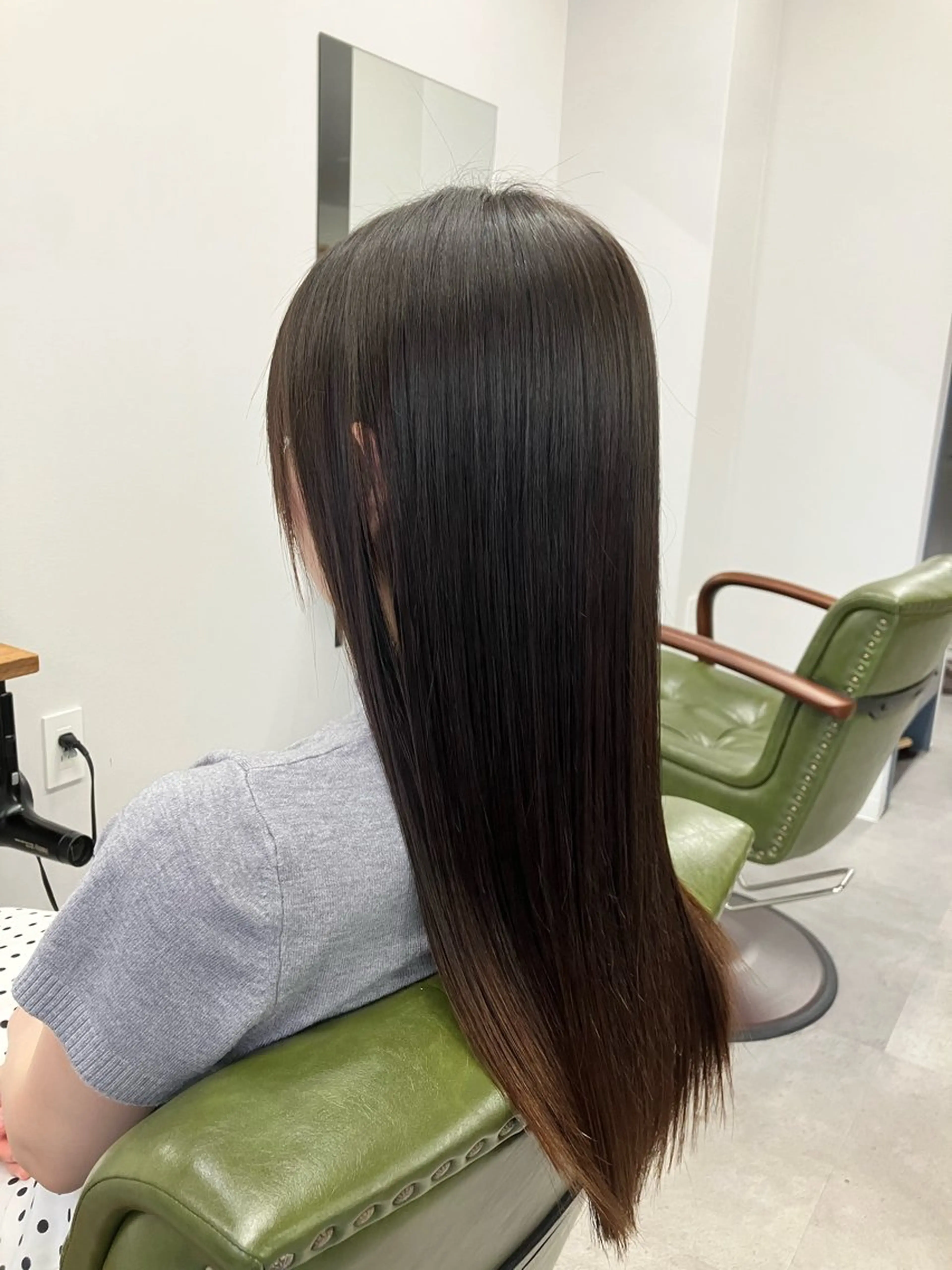 【しっとり真っすぐ】FIBREPLEX縮毛強制＋リンケージTR　¥11000~毛先まで+¥2000の写真