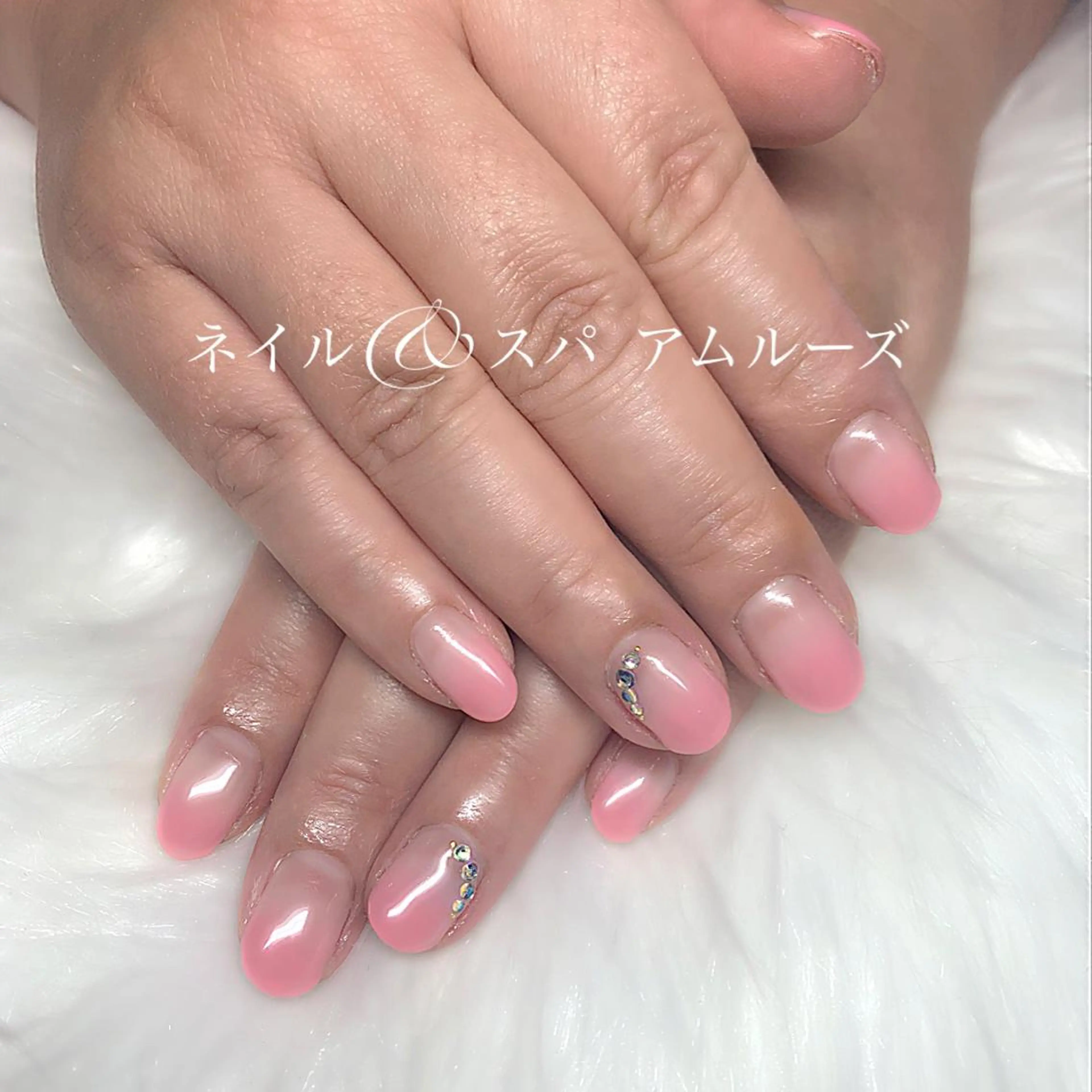ネイル グラデーション オフィスネイル ピンク シンプルネイル ハンドネイル Amoureuse KARENのネイルデザイン