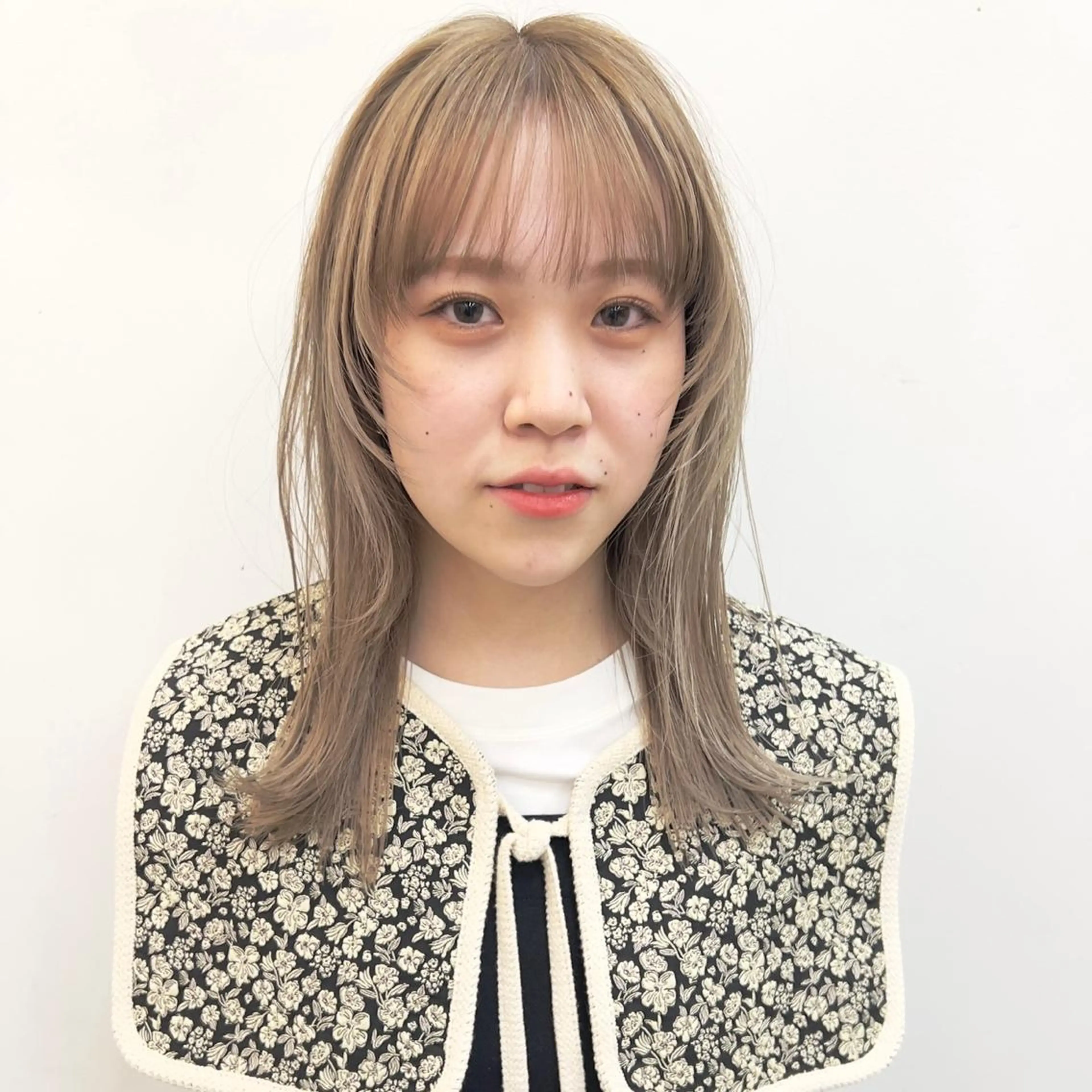 ミディアム カラー クロスパーマ× 透明感カラー✂︎のヘアスタイル