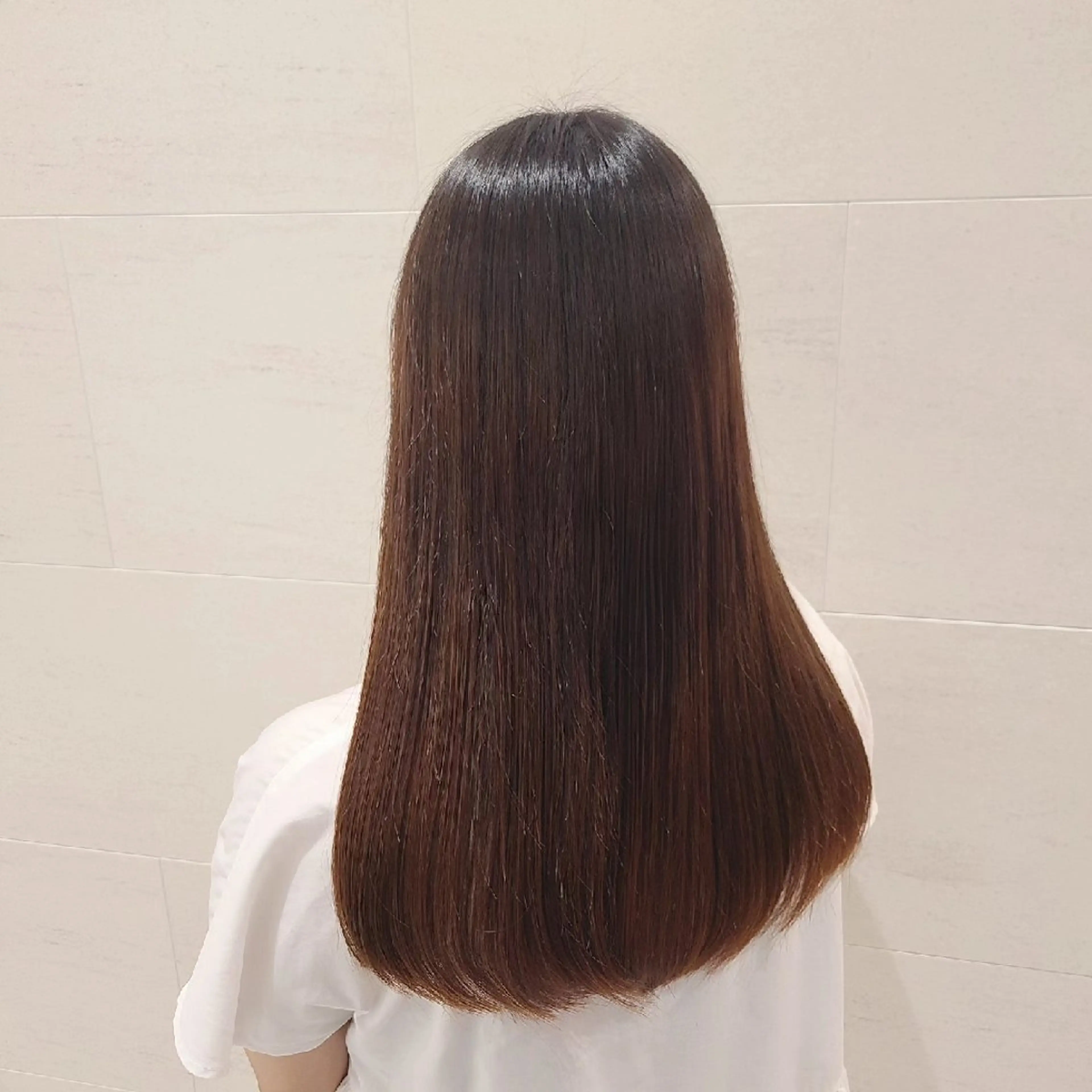 ロング レナークソワン ちだしえりのヘアスタイル