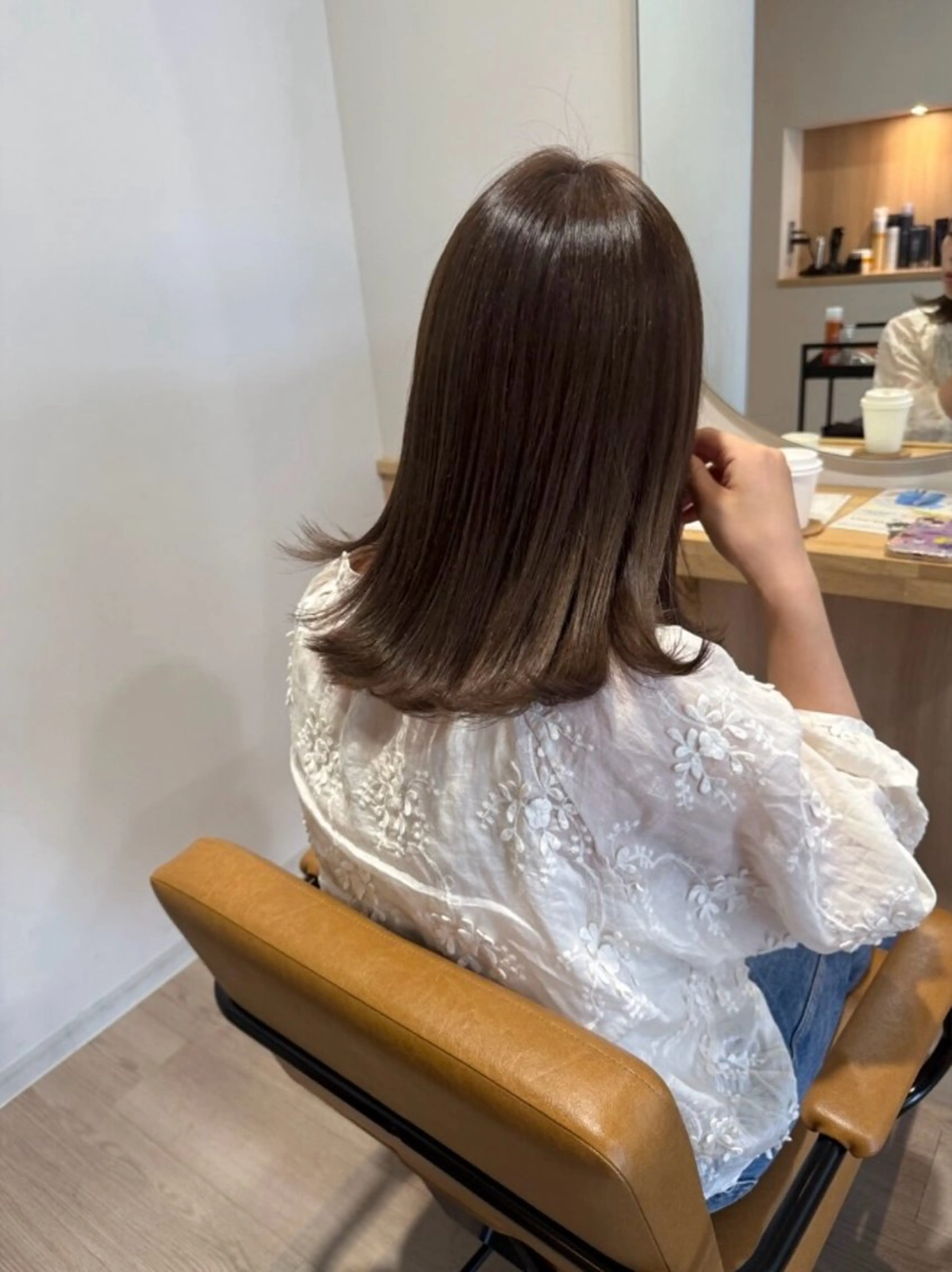 ミディアム カラー 井崎 史帆のヘアスタイル