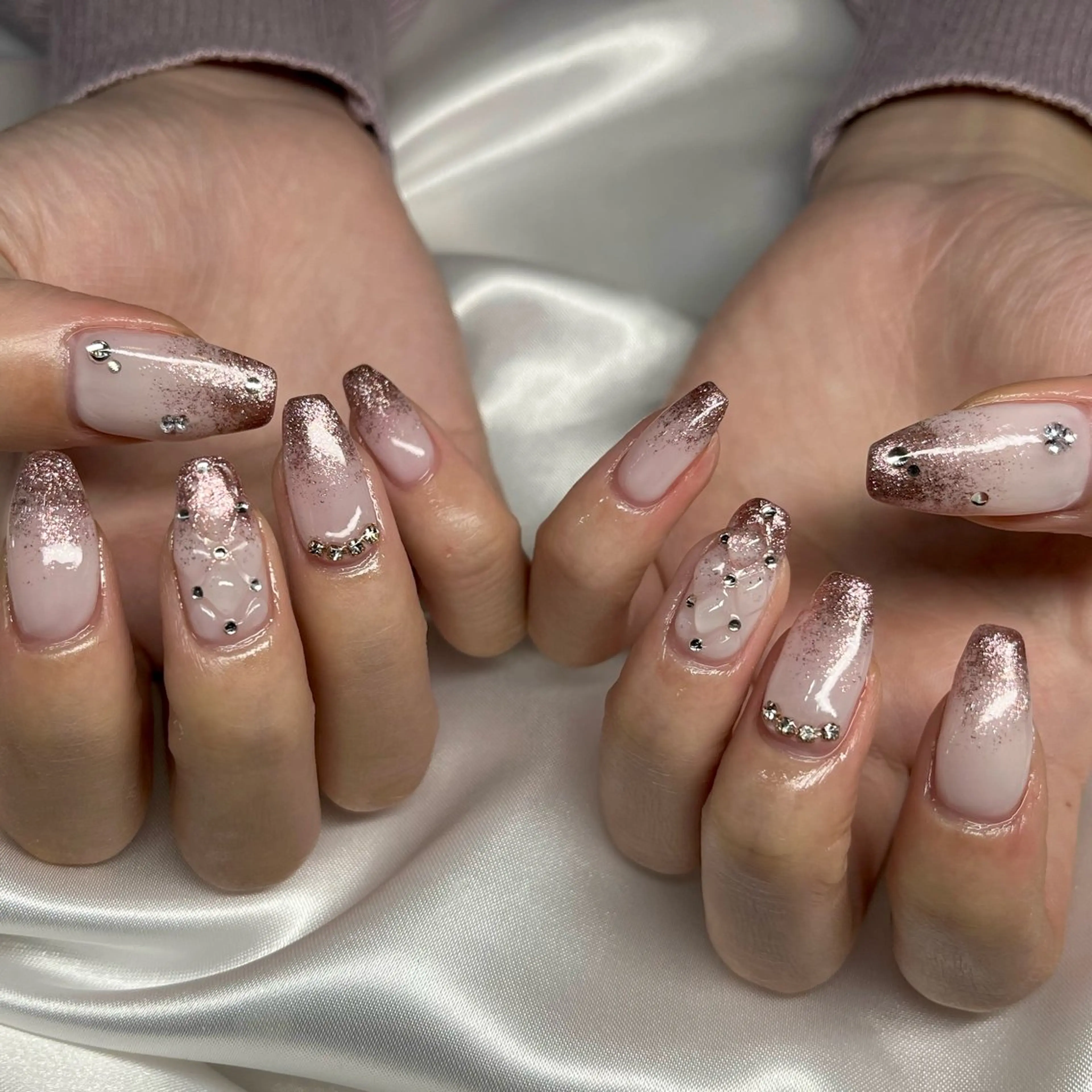 ネイル ハンドネイル . 未來のネイルデザイン