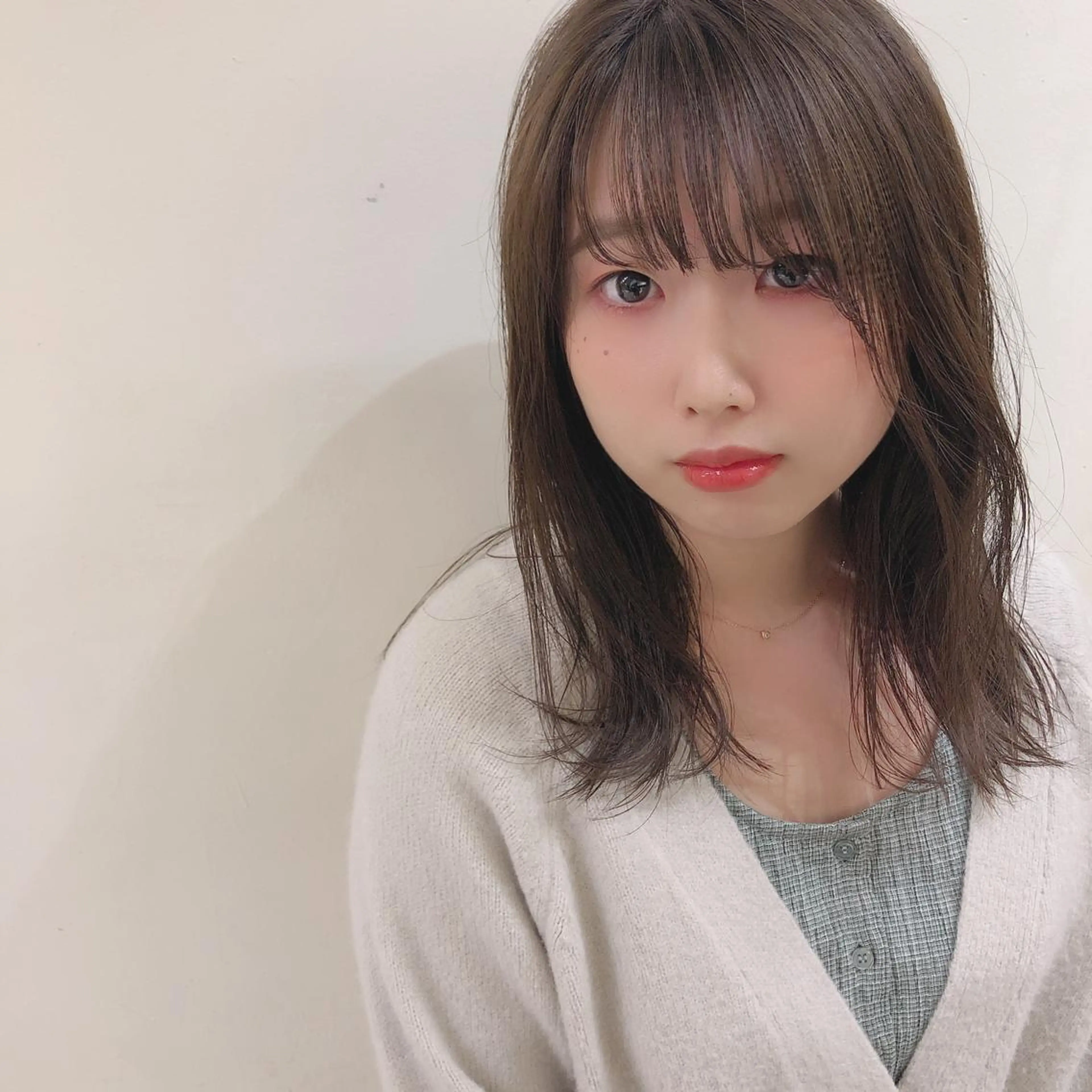 ミディアム カラー ぱつっとボブ 古家 佑真のヘアスタイル