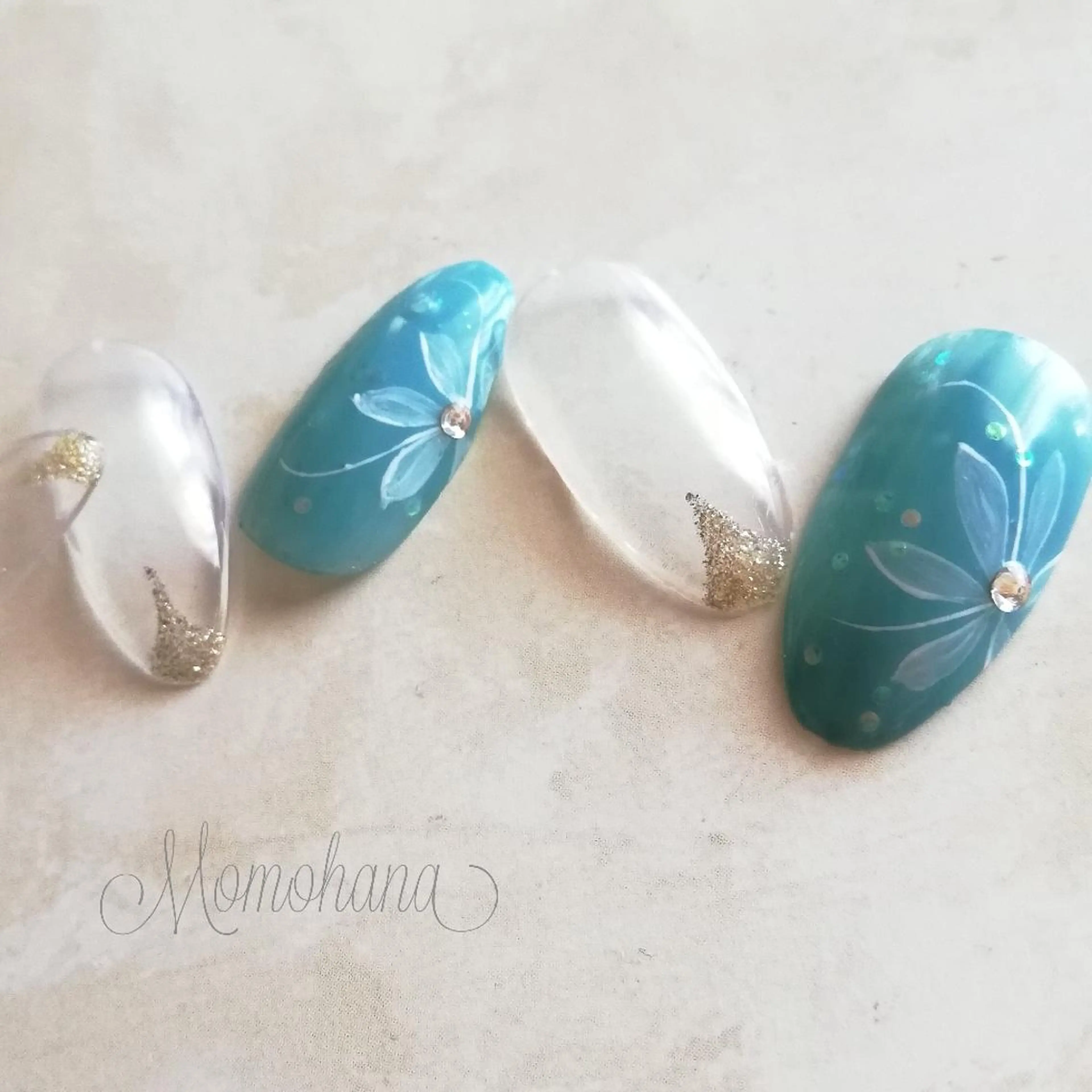 ネイル momohana  のネイルデザイン