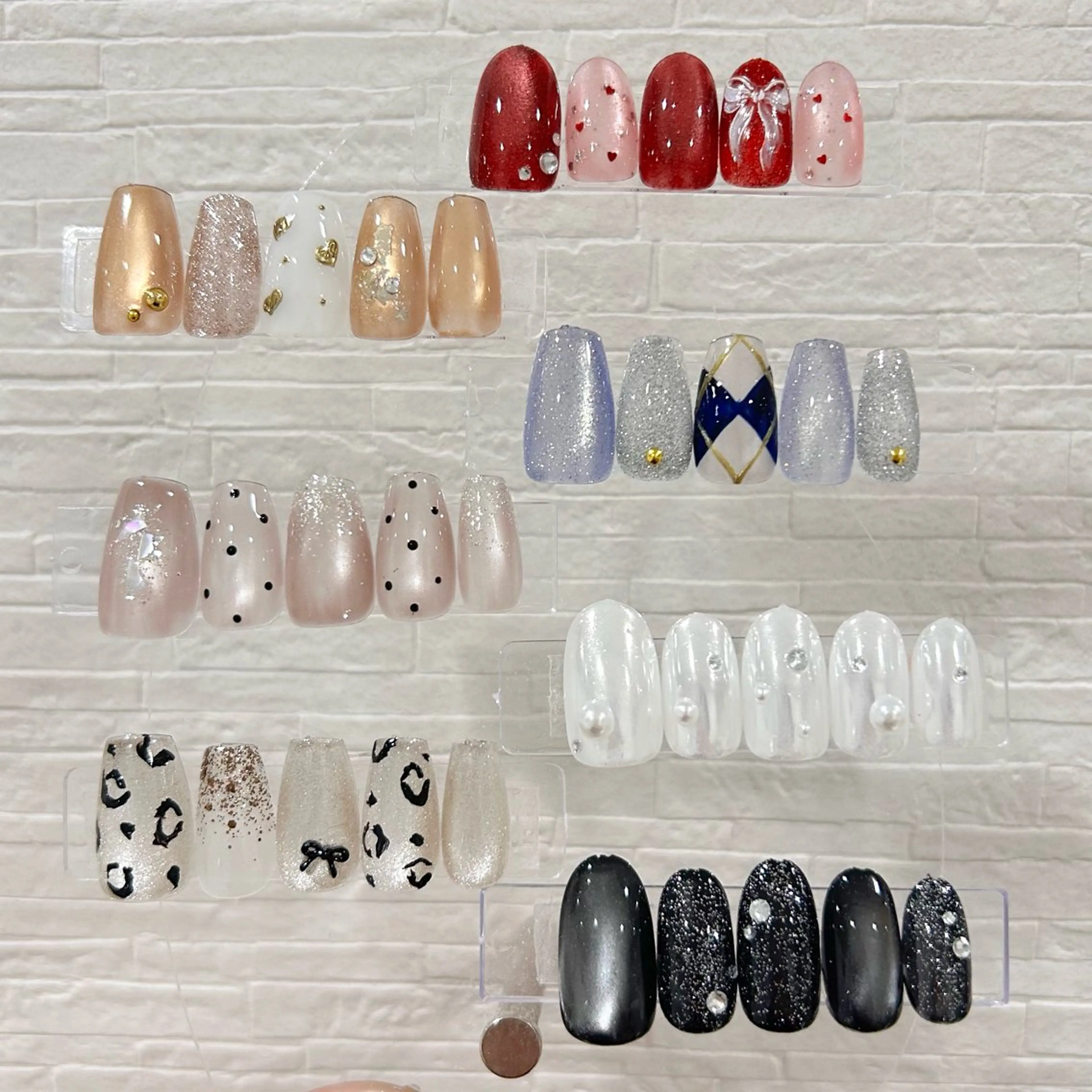 【選べるデザイン】季節限定🐈🧶定額デザイン🎀🤍(付け替えオフ+500)の写真