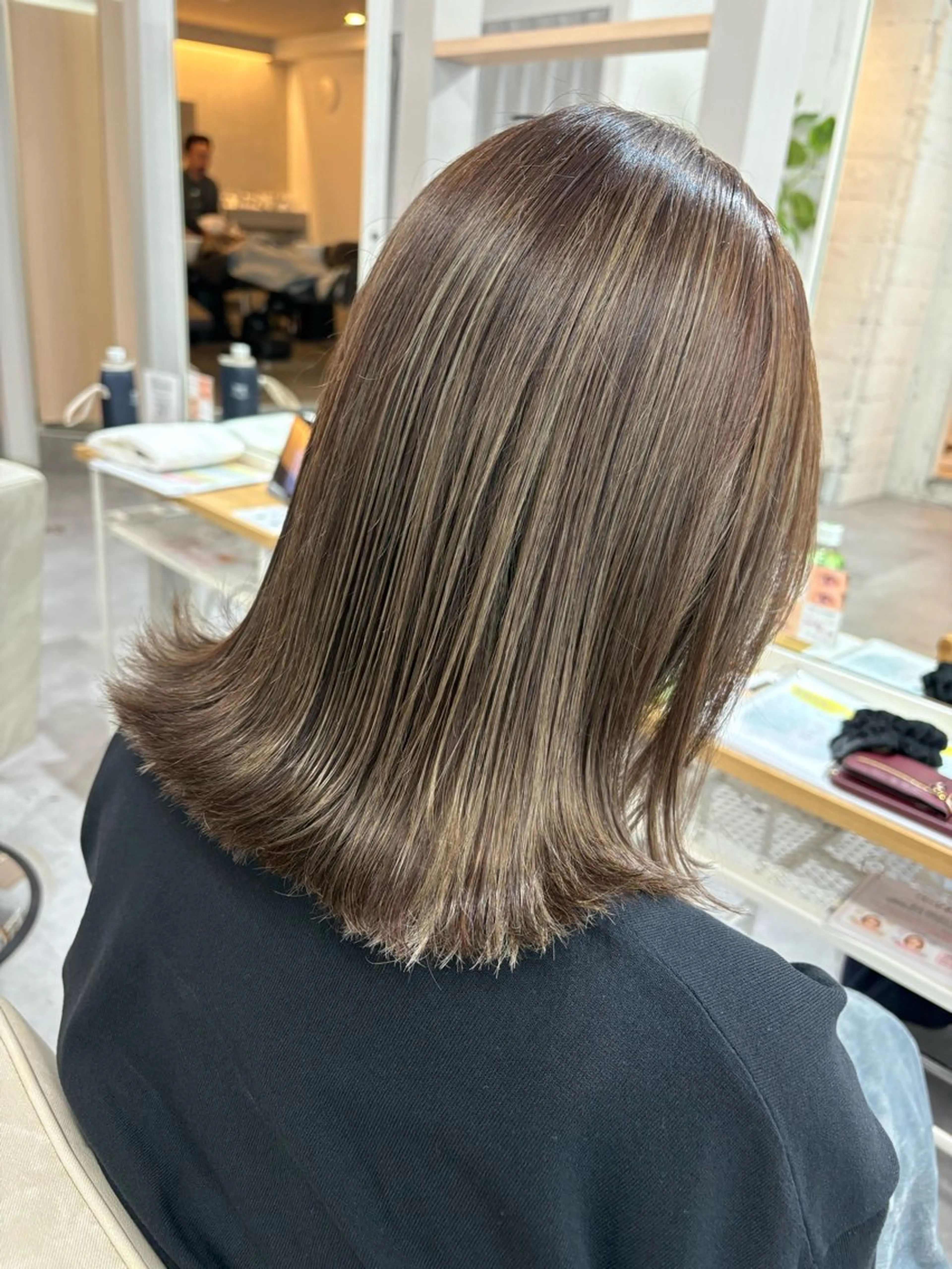 ミディアム ハイライト カット ヘアカラー トリートメント ヘッドスパ 淡中 円花のヘアスタイル