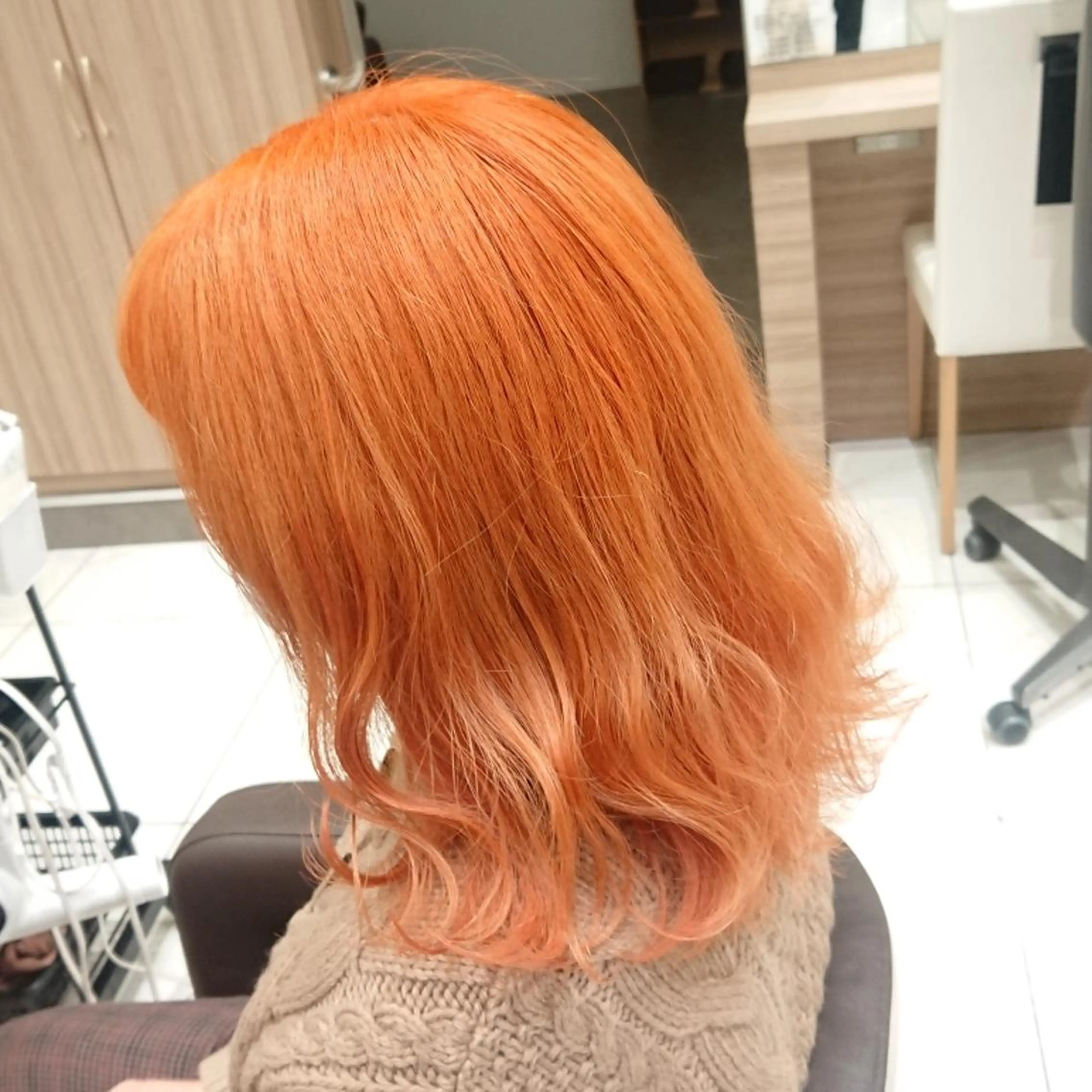 ミディアム カラー ブリーチ ブロンド ケアブリーチ オレンジ あらげ 🌈推しカラー🌈ᵕのヘアスタイル