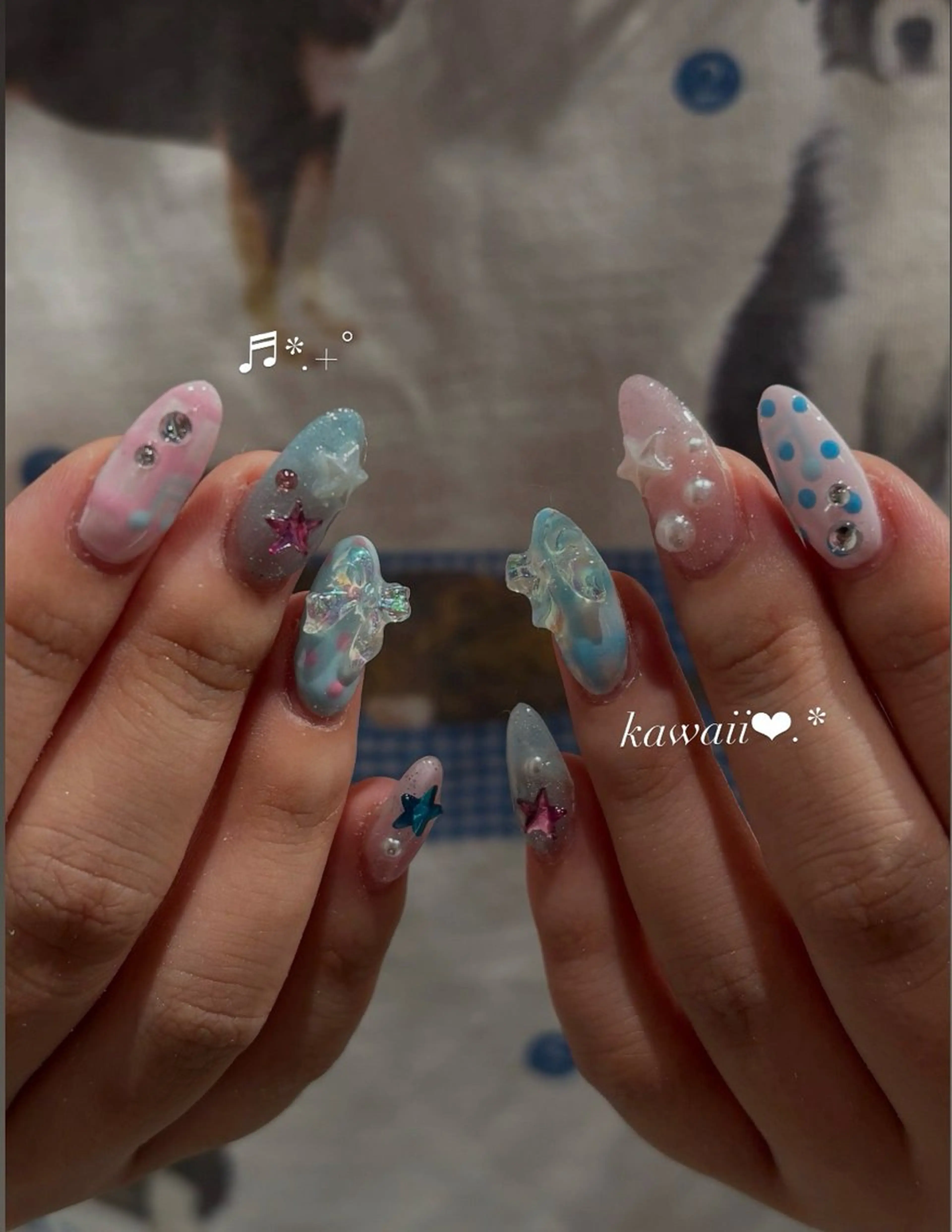 デザインネイル🎀長さ出しあり＋1100円でオフもできますの写真