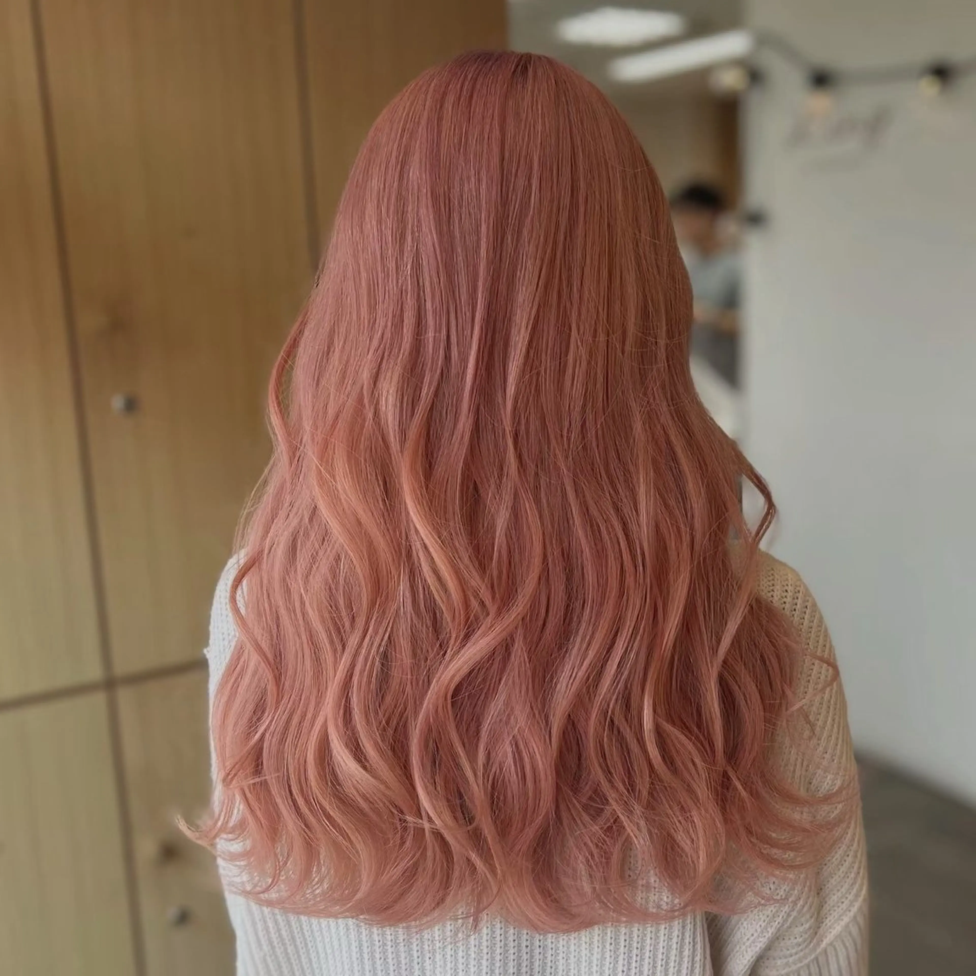 ロング カラー ピンクカラー ホワイトピンク モッズヘア越谷西口店所属・市森 心寧のヘアスタイル