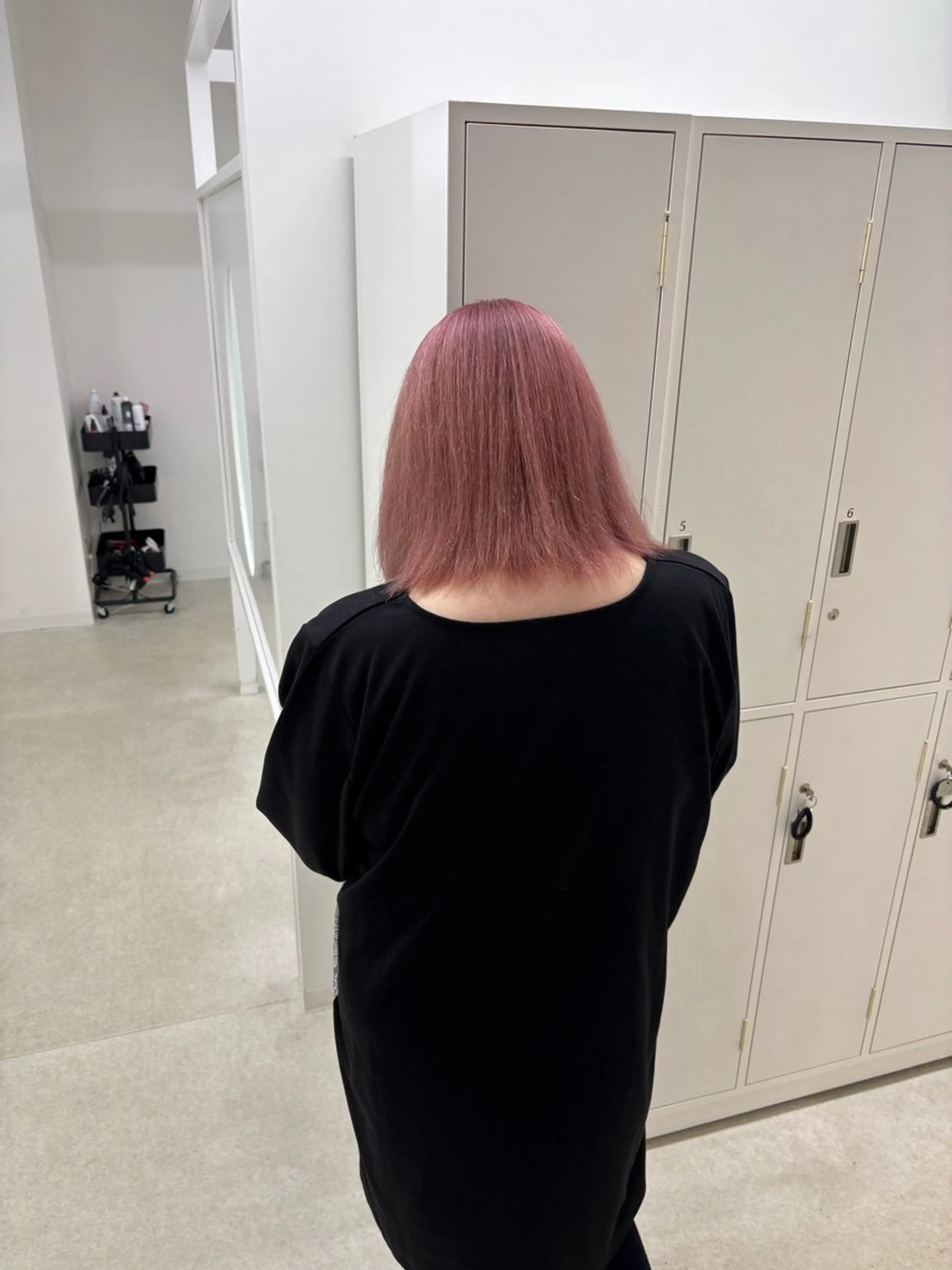 ミディアム カット ヘアカラー 冨木 雄斗のヘアスタイル