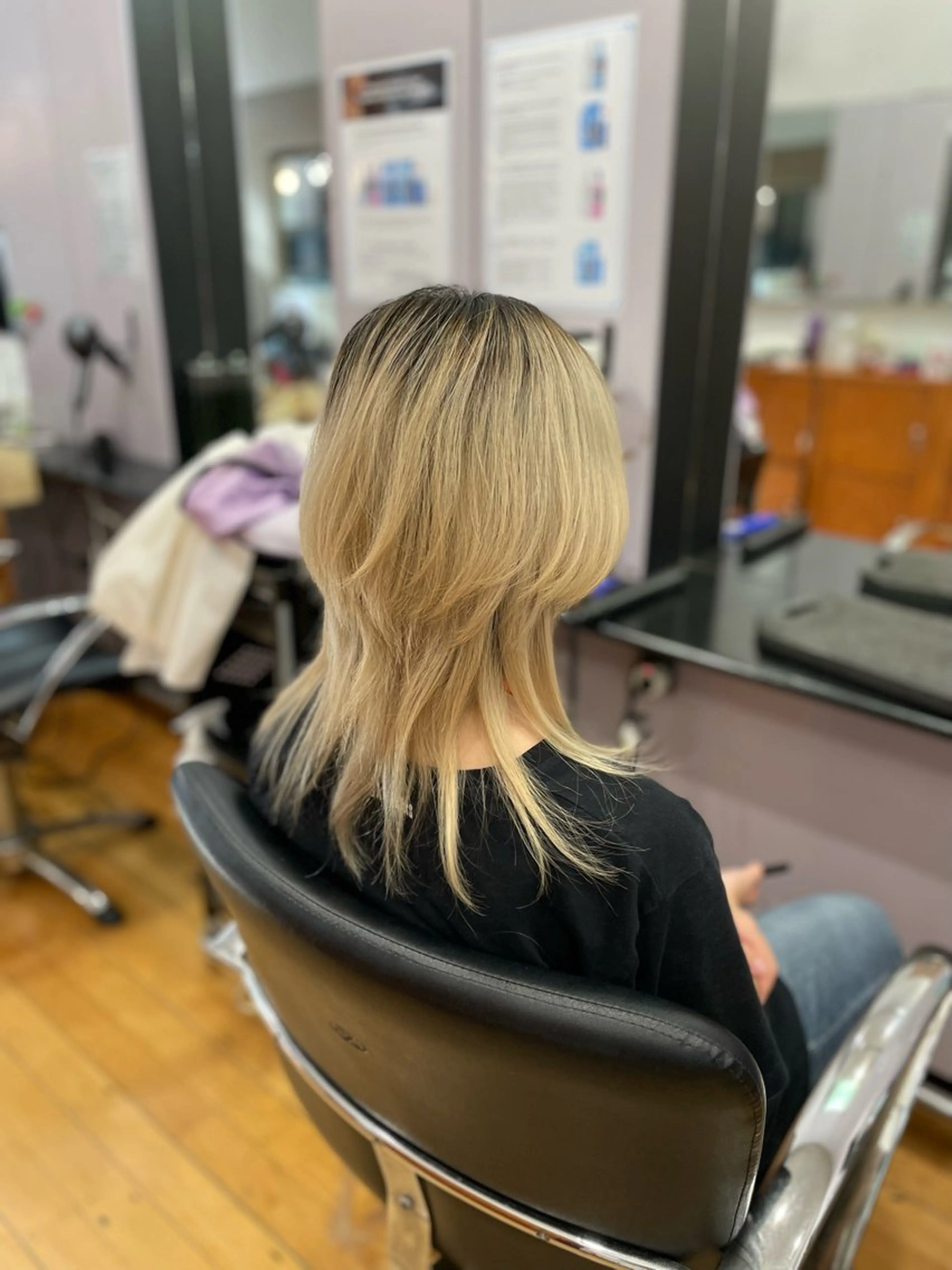 ミディアム Kana .のヘアスタイル