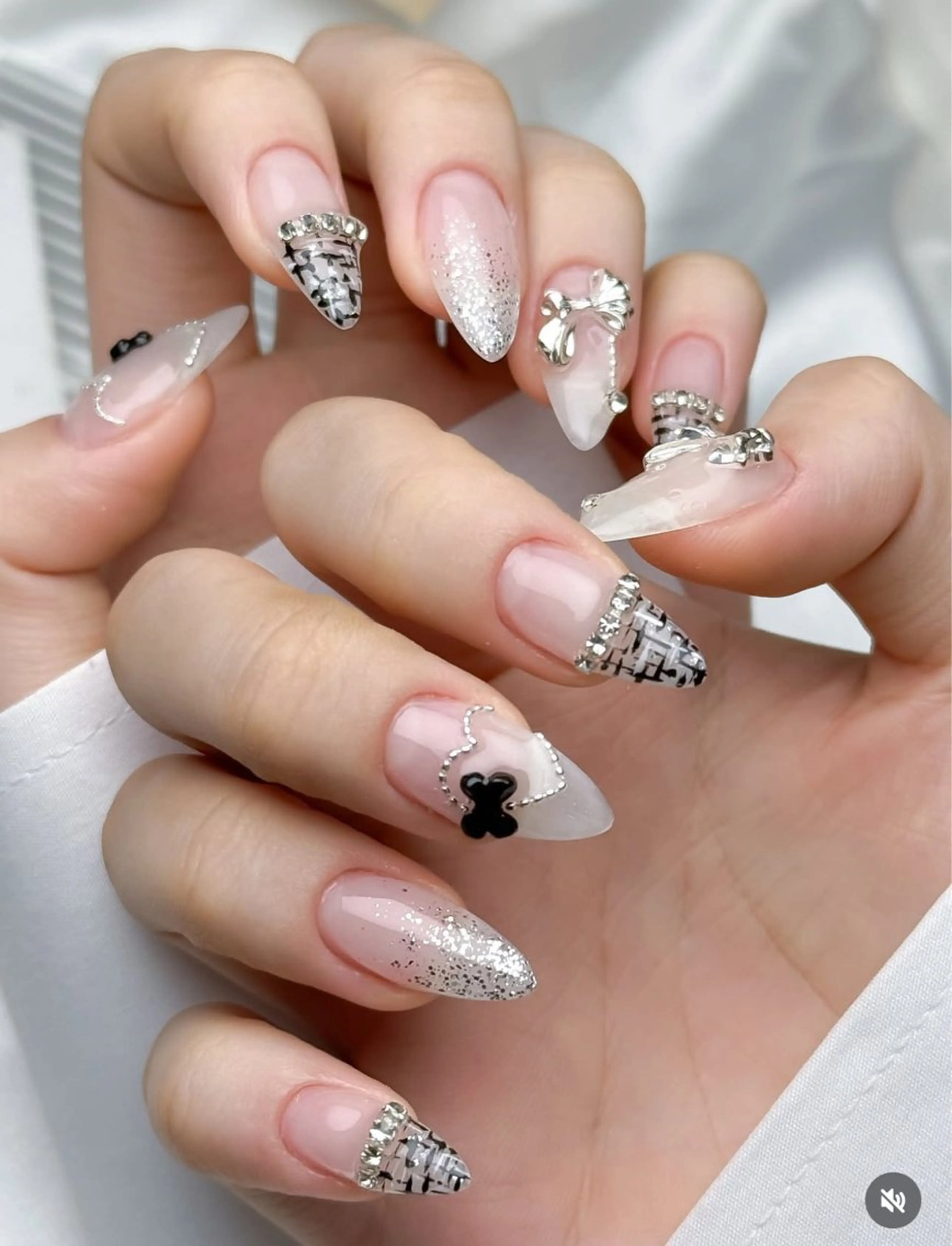 ネイル アニマル柄 オーロラネイル チークネイル フラッシュネイル ジェルネイル ハンドネイル T.A Nail Salonのネイルデザイン