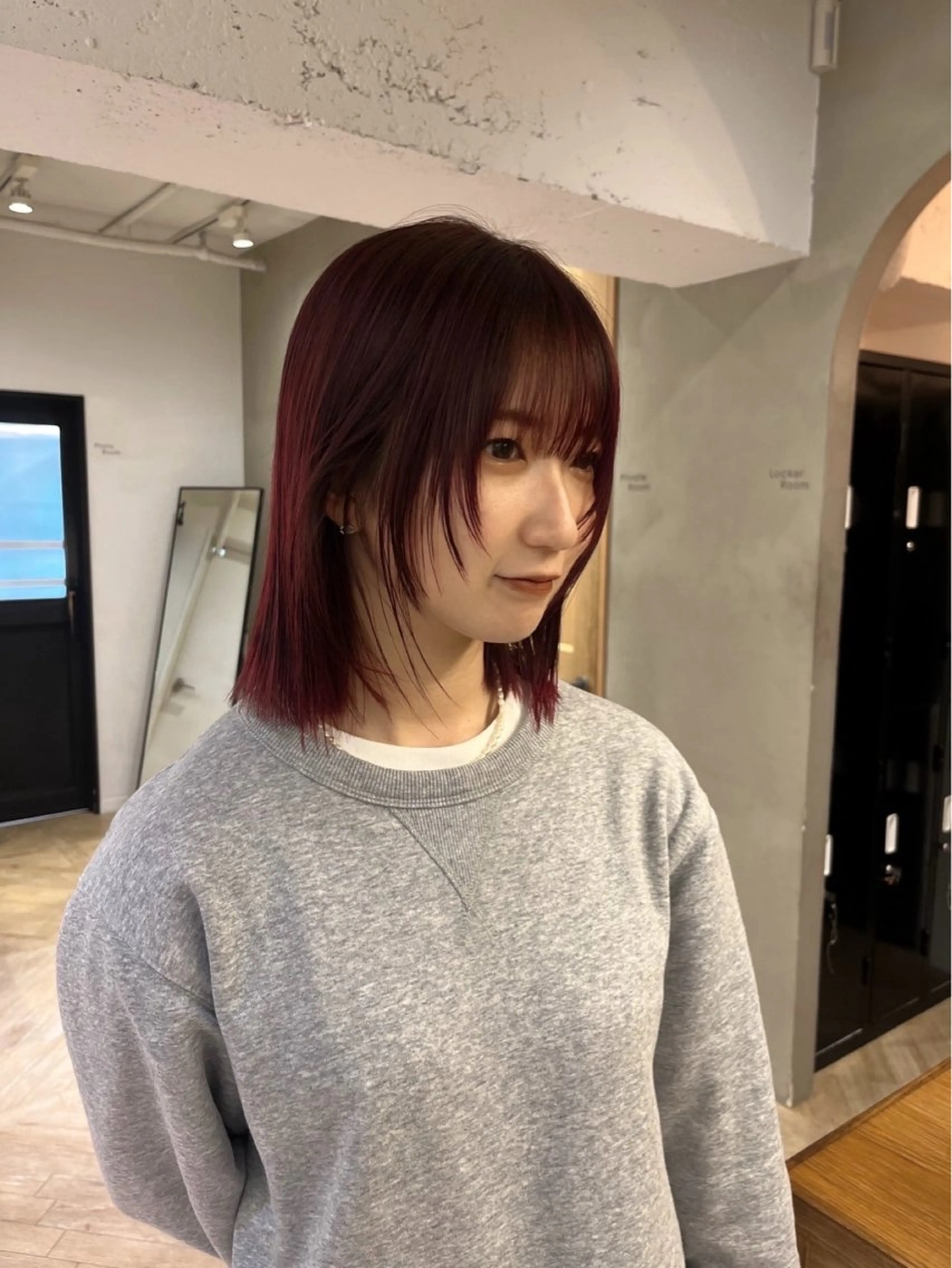 セミロング LOREN/ miuのヘアスタイル