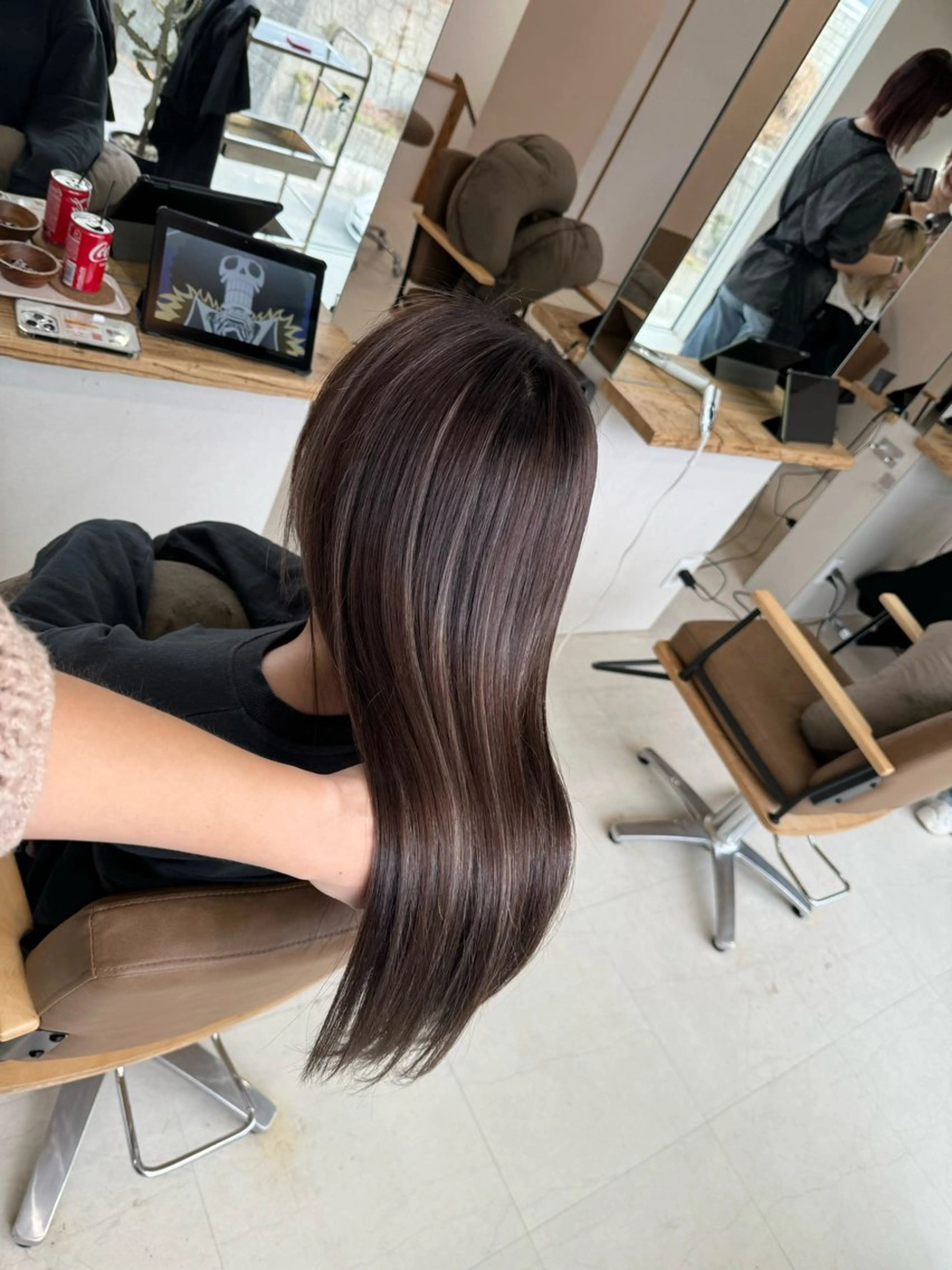 ロング ハイライト ヘアカラー アルーナビューティデザイン所属・鈴木 妃帆未のヘアスタイル