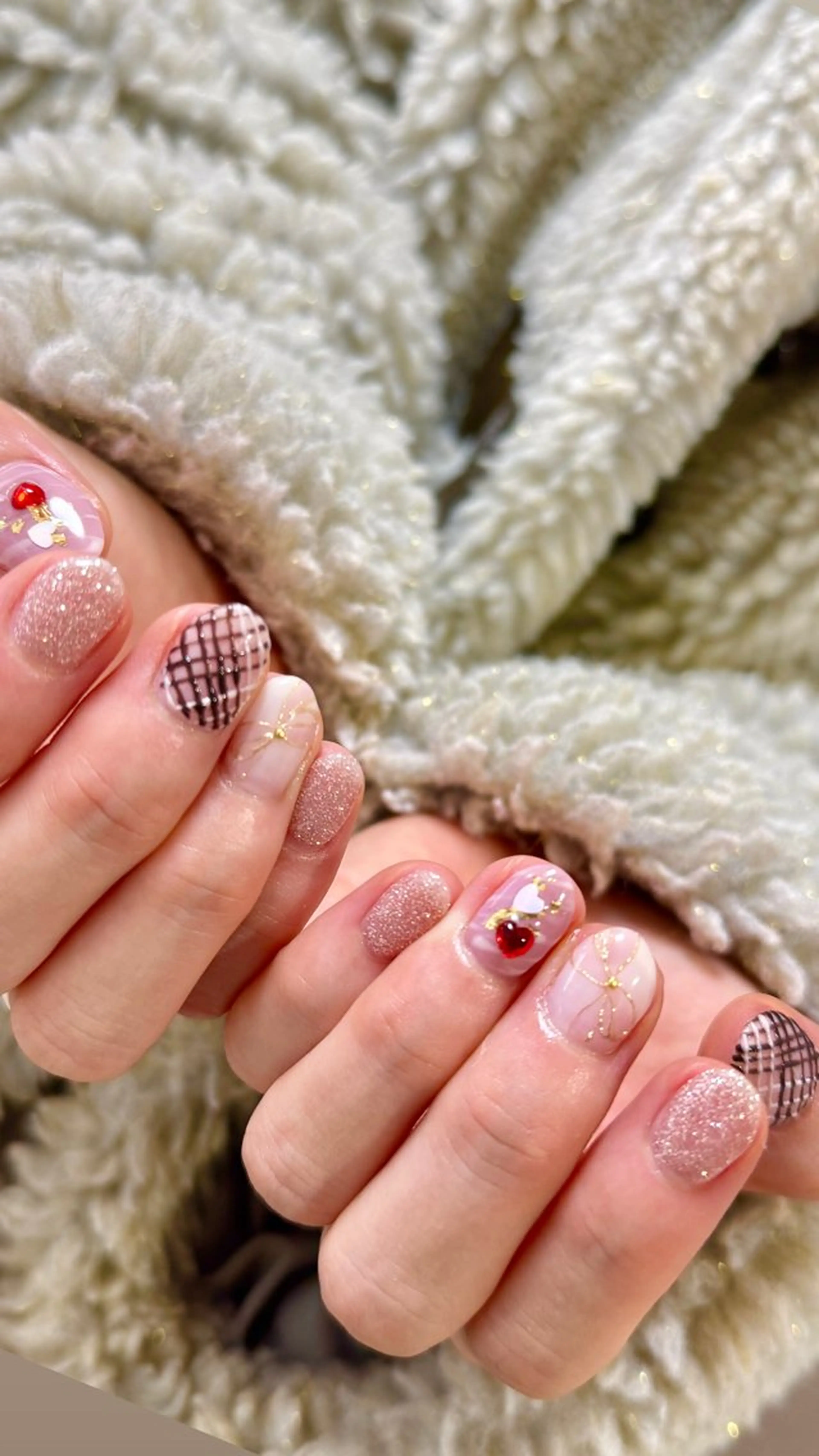 ネイル バレンタイン ハンドネイル pointillé .ayaのネイルデザイン