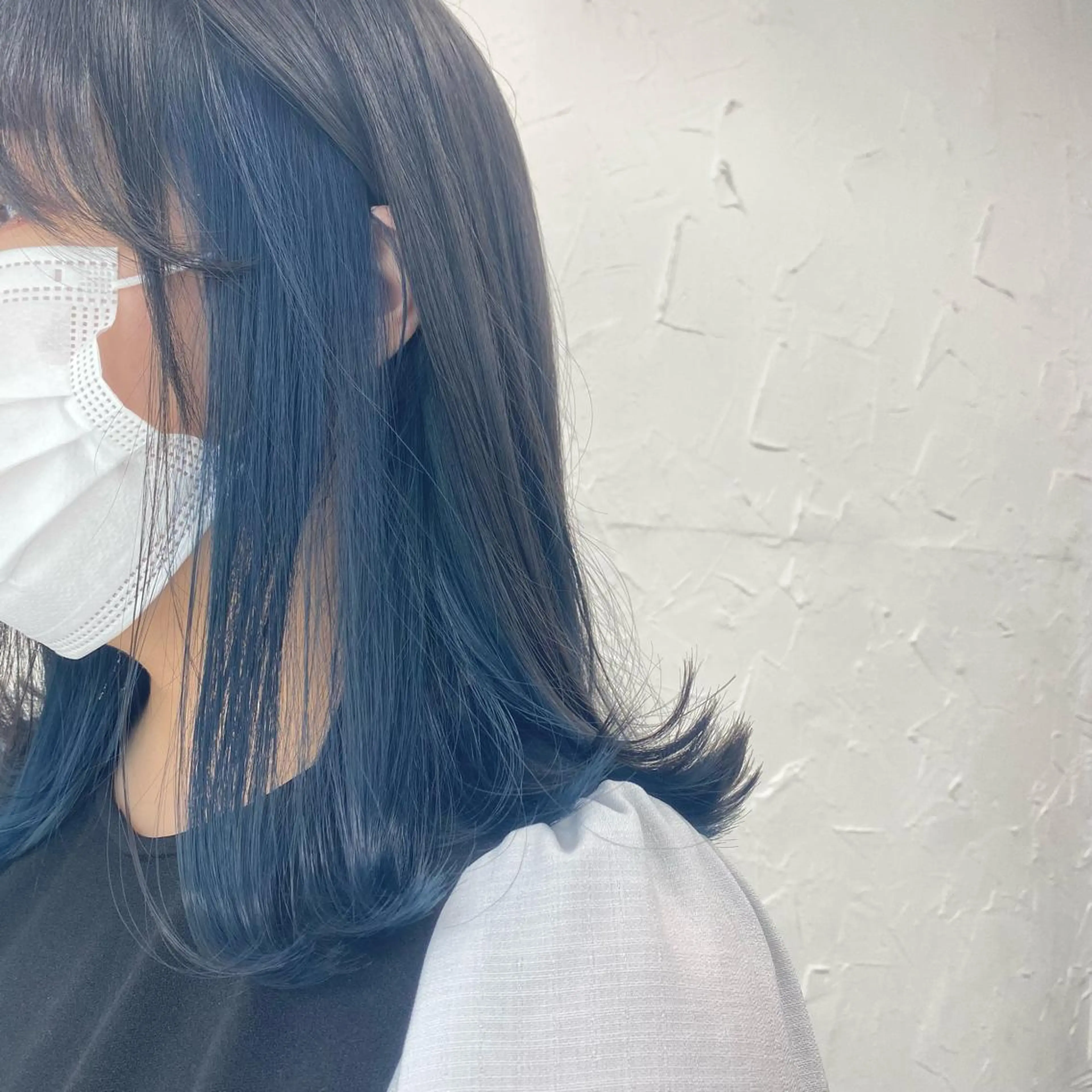 ミディアム カラー バレイヤージュ ミストバング ベージュカラー 黒髪 ブリーチ ブルーカラー 🌈SOUTOMEのヘアスタイル