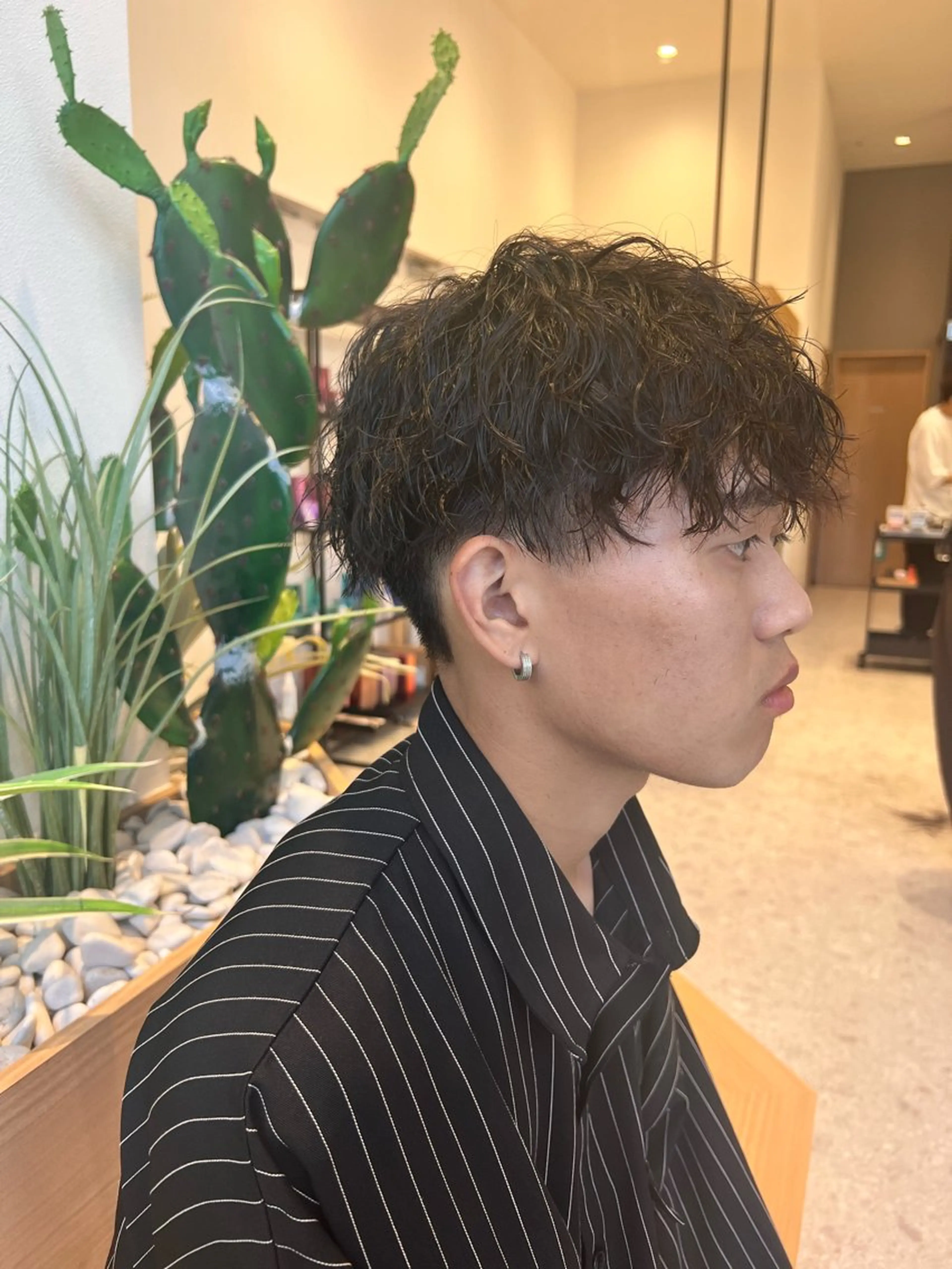メンズ ブリーチカラー 〻髪質改善〻アレンジのヘアスタイル