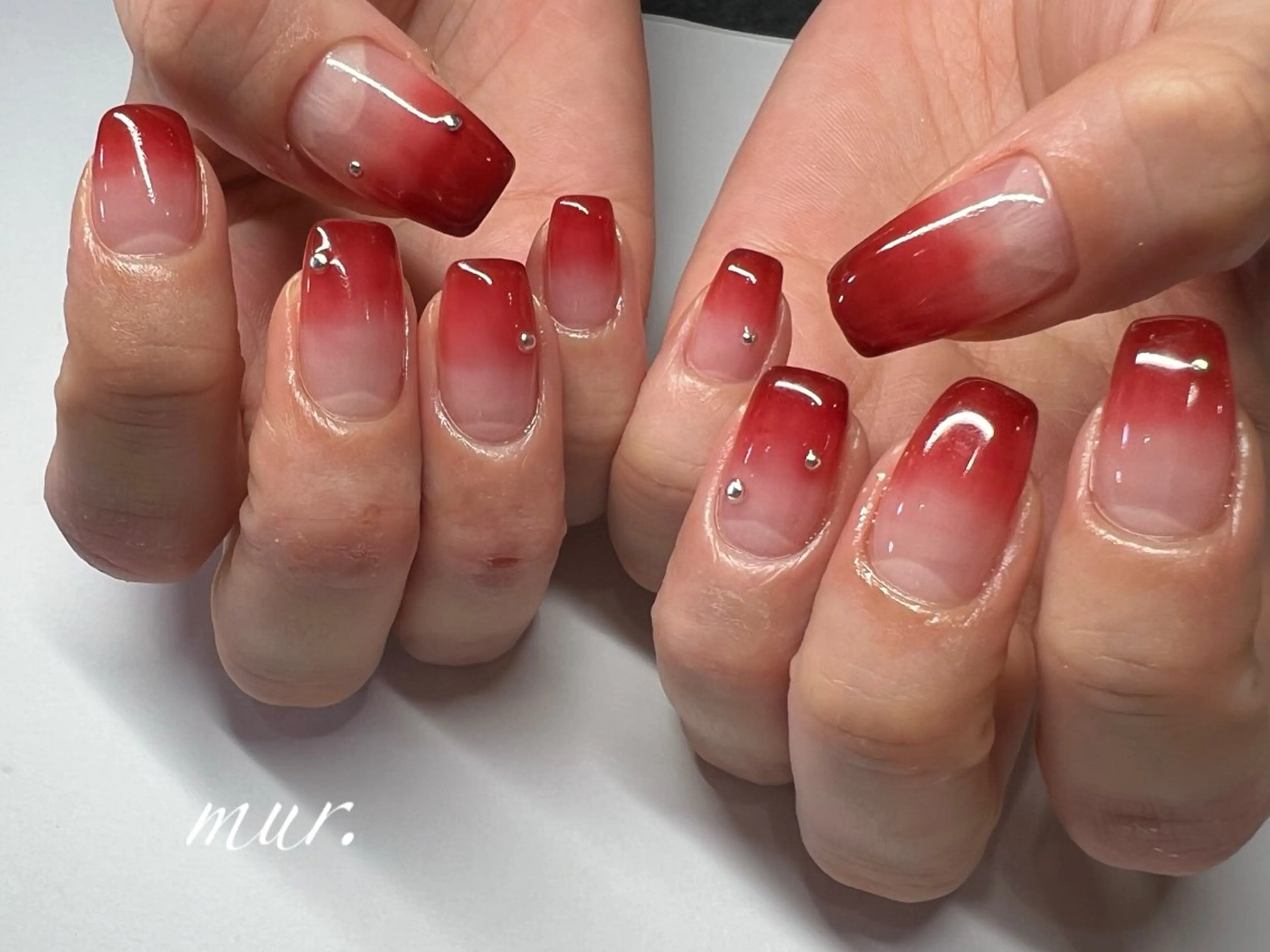 ネイル ボルドー ジェルネイル グラデーション 韓国ネイル ワンカラーネイル nailsalon mur.のネイルデザイン