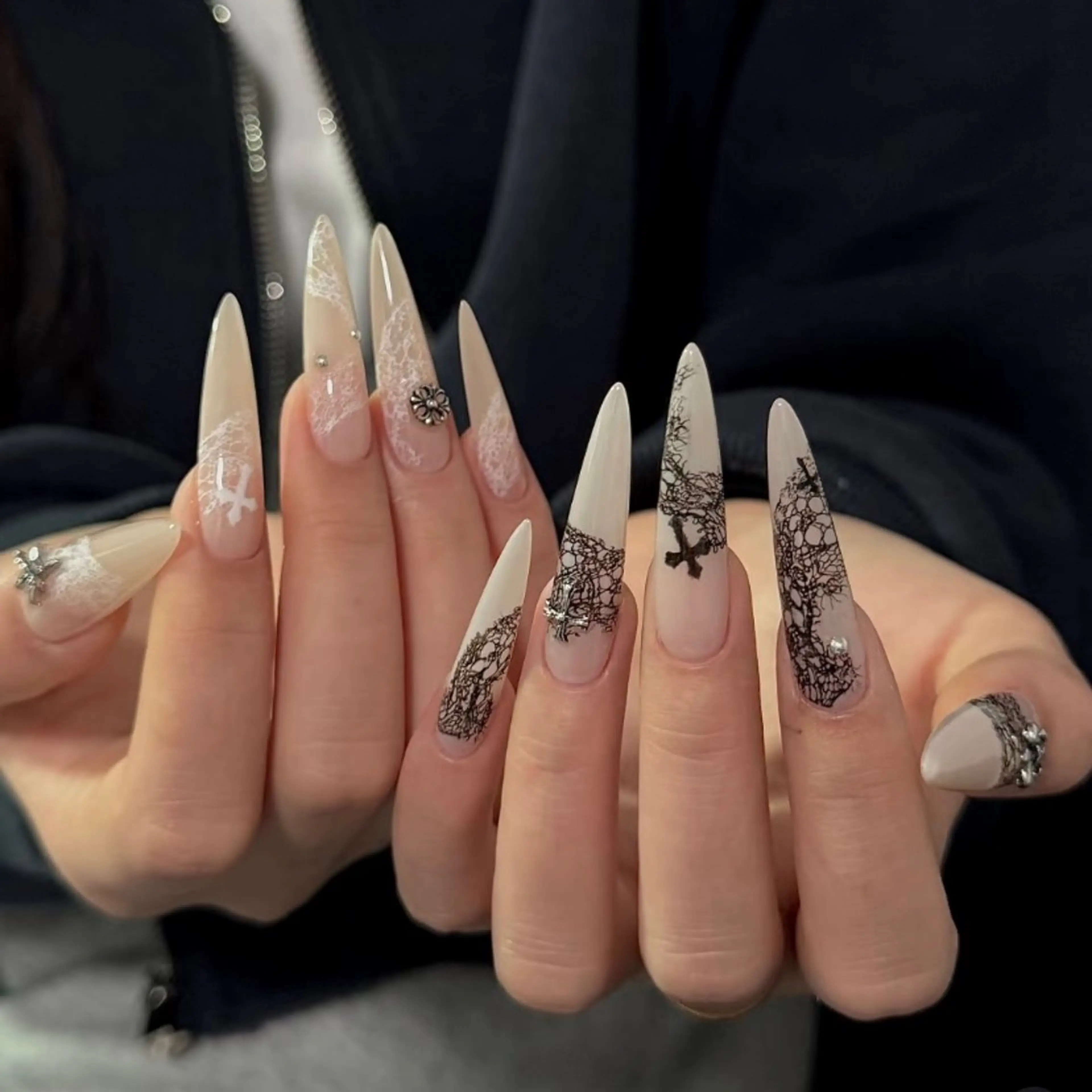 ネイル チークネイル フレンチネイル ジェルネイル ガーリー キラキラネイル ハンドネイル UM nail salon所属・高橋 雪のネイルデザイン